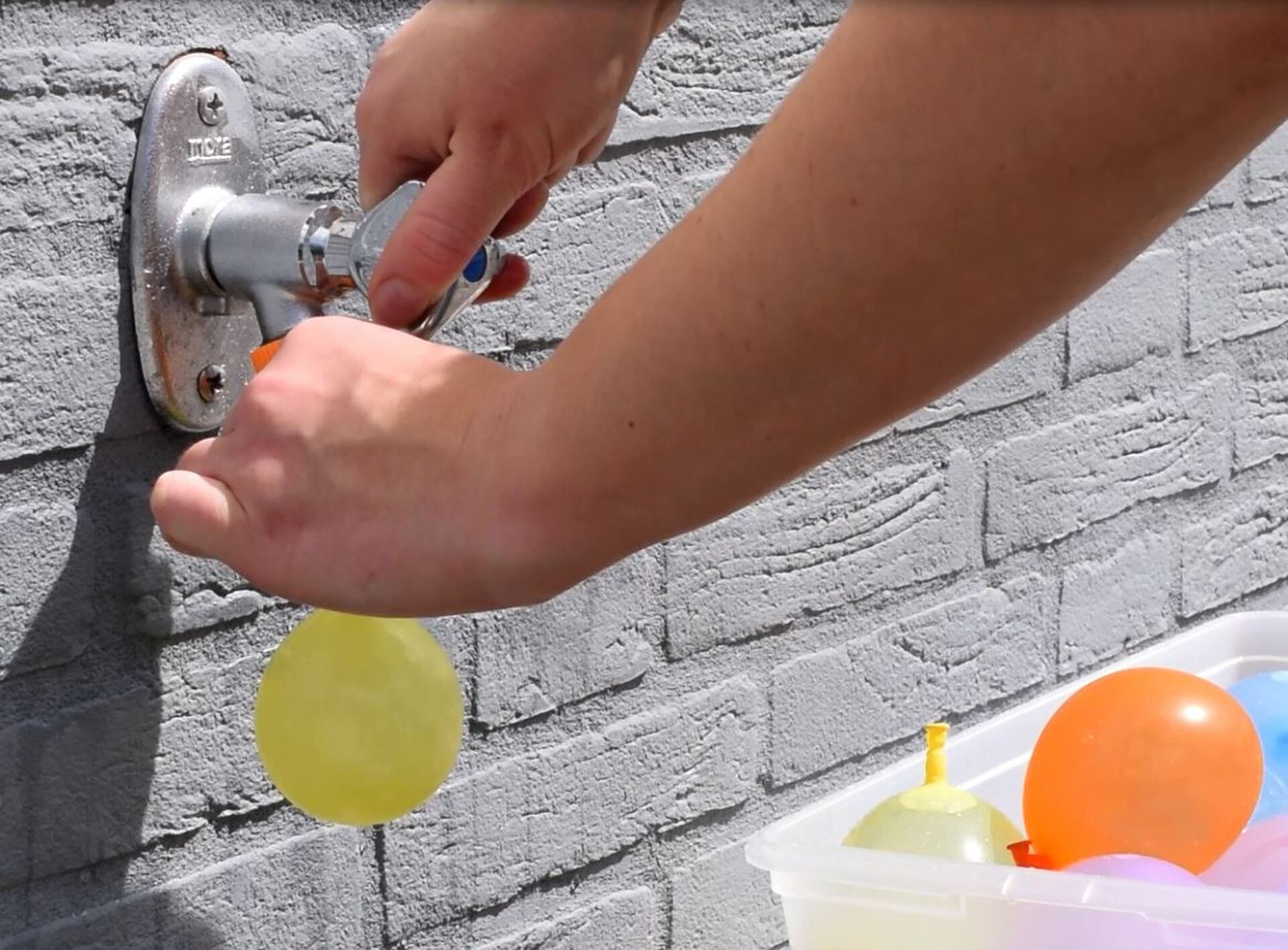 Toi-Toys "selbstschließende Wasserballons" 100tlg. bei leitermann.de günstig kaufen Toi-Toys "selbstschließende Wasserballons" 100tlg.