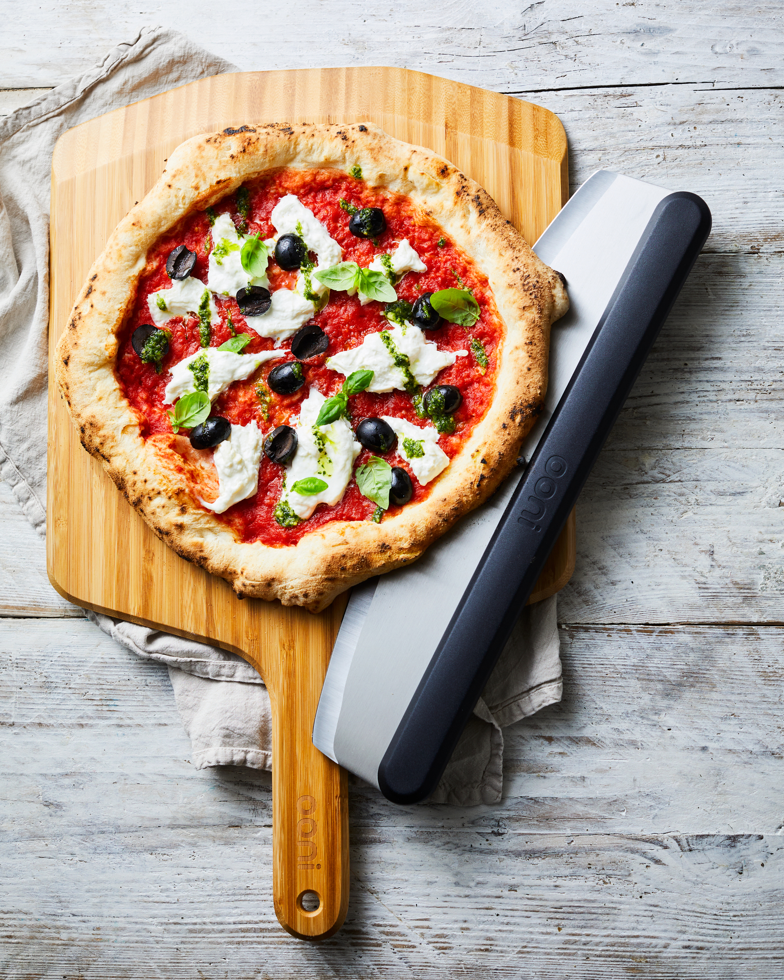 Pizzaschieber Bambus und Pizzabrett