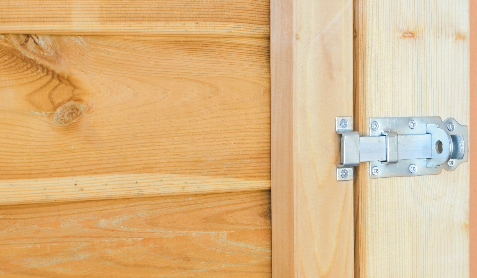 Abstellraum aus Profilschalung imprägniert