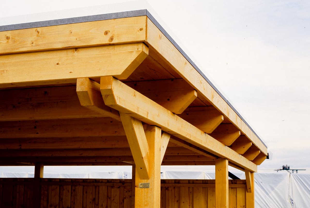Skan Holz Carport Emsland m. Abstellraum - Farbe: weiß | Dach:  Aluminium-Platten | Größe: 613 x 846 cm - Leitermann | LEITERMANN