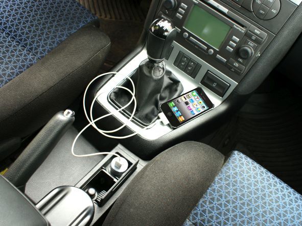 Dual USB Ladeadapter 12V und 24V bei leitermann.de günstig kaufen Dual USB Ladeadapter 12V und 24V