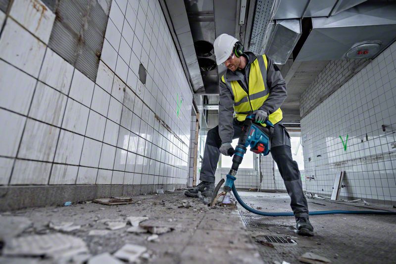 Akku-Bohrhammer BITURBO mit SDS max GBH 18V-40 C, 2 Akku ProCORE18V 8.0Ah