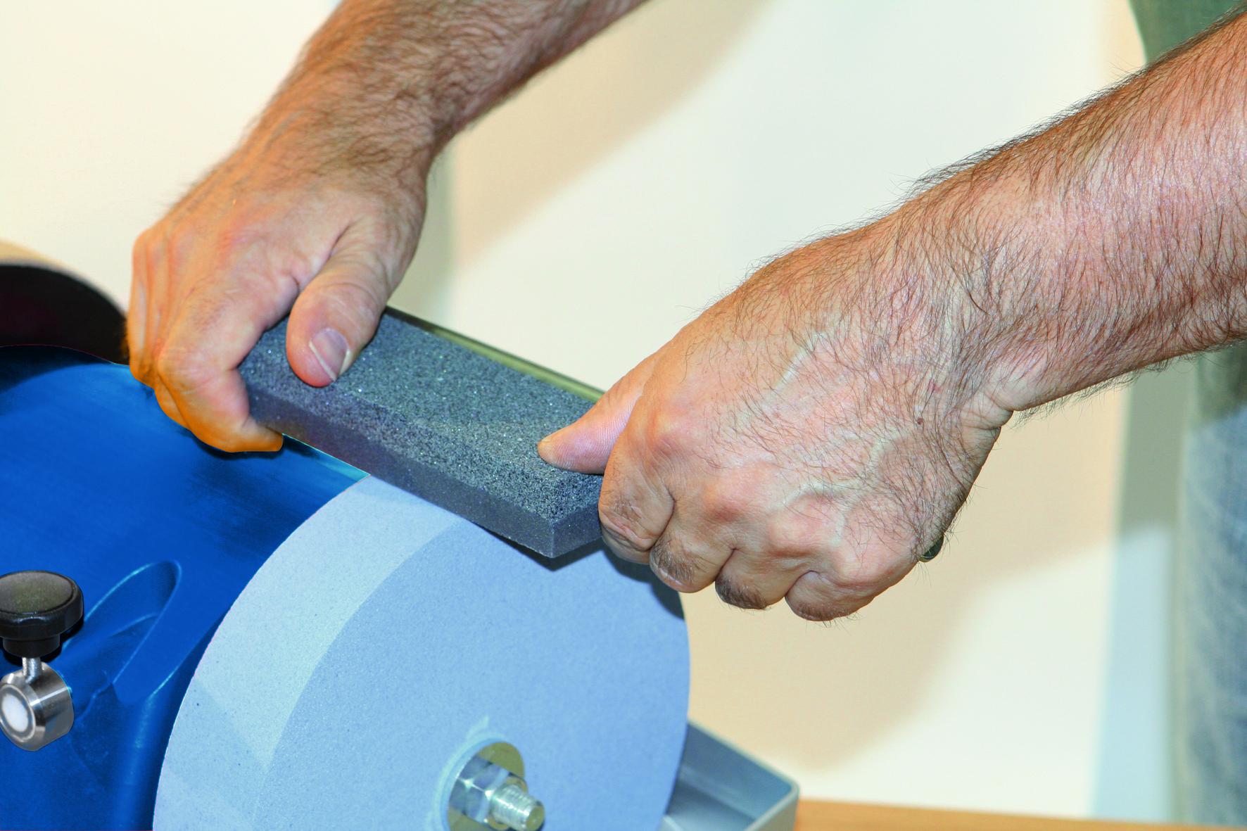 Nassschleifsystem TIGER 2500 - 230V 50Hz 200W bei leitermann.de günstig kaufen Nassschleifsystem TIGER 2500 - 230V 50Hz 200W