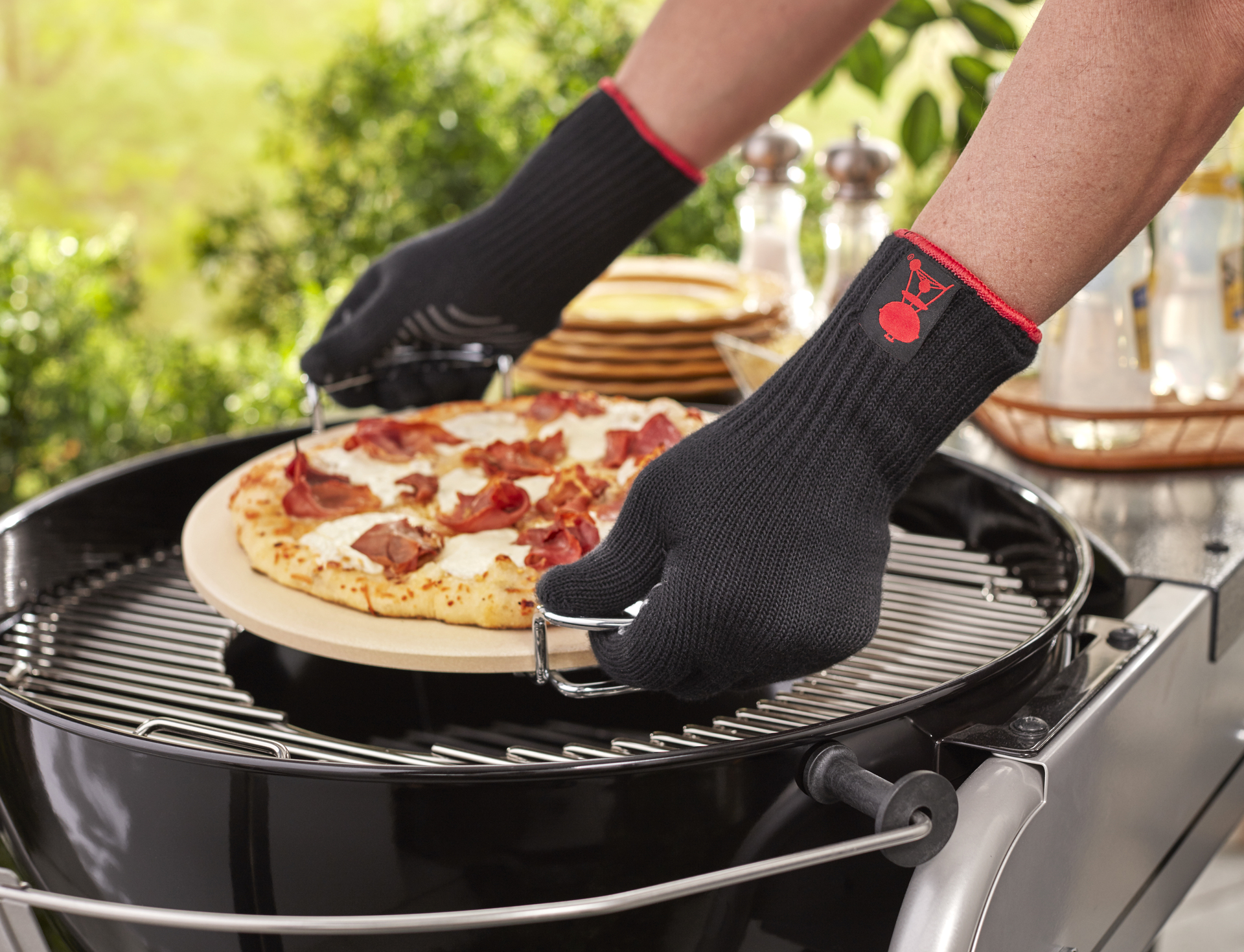 Grillhandschuh-Set aus Kevlar Schwarz, lang mit Silikonnoppen bei leitermann.de günstig kaufen Grillhandschuh-Set aus Kevlar Schwarz, lang mit Silikonnoppen