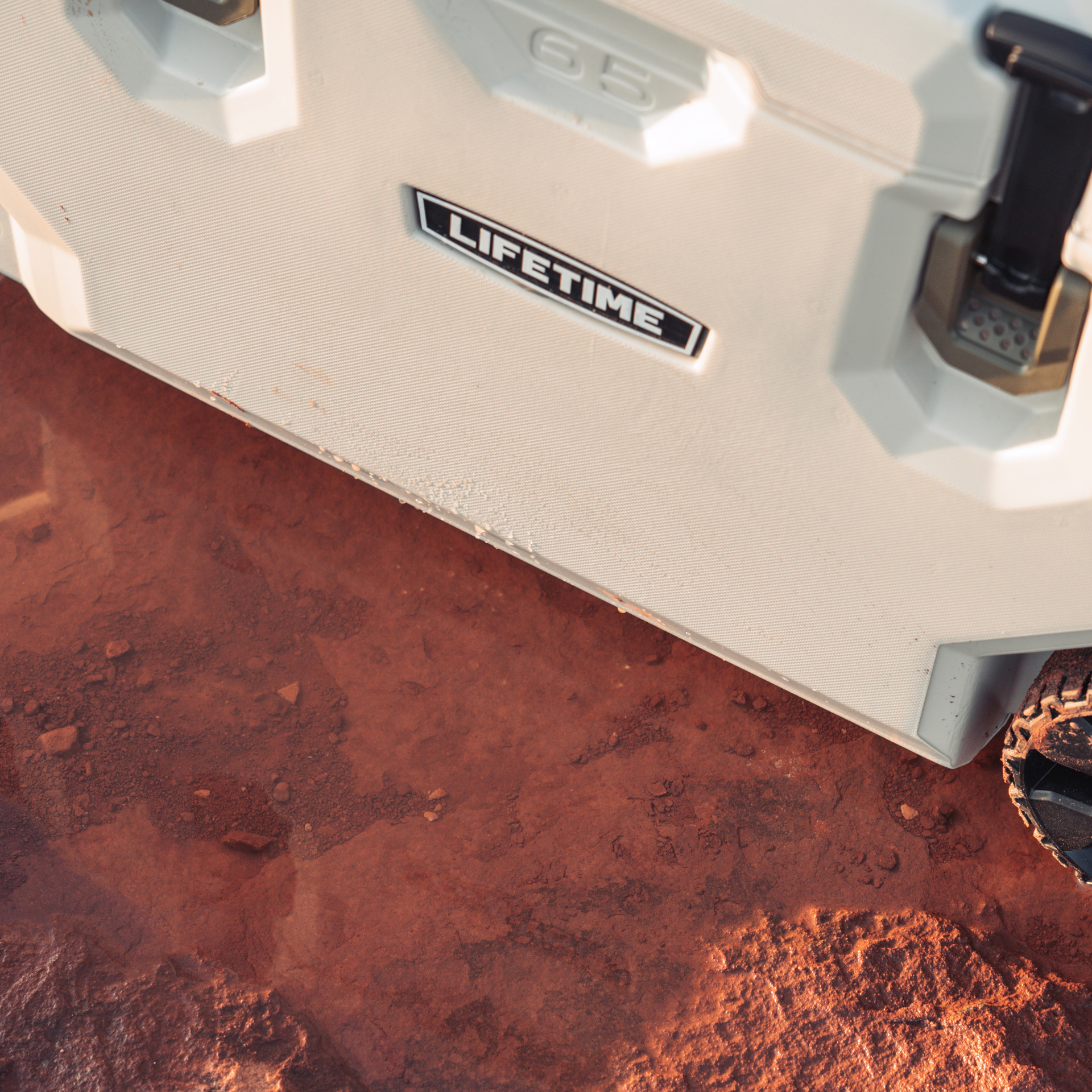 Kühlbox Cooler 65 mit Rollen