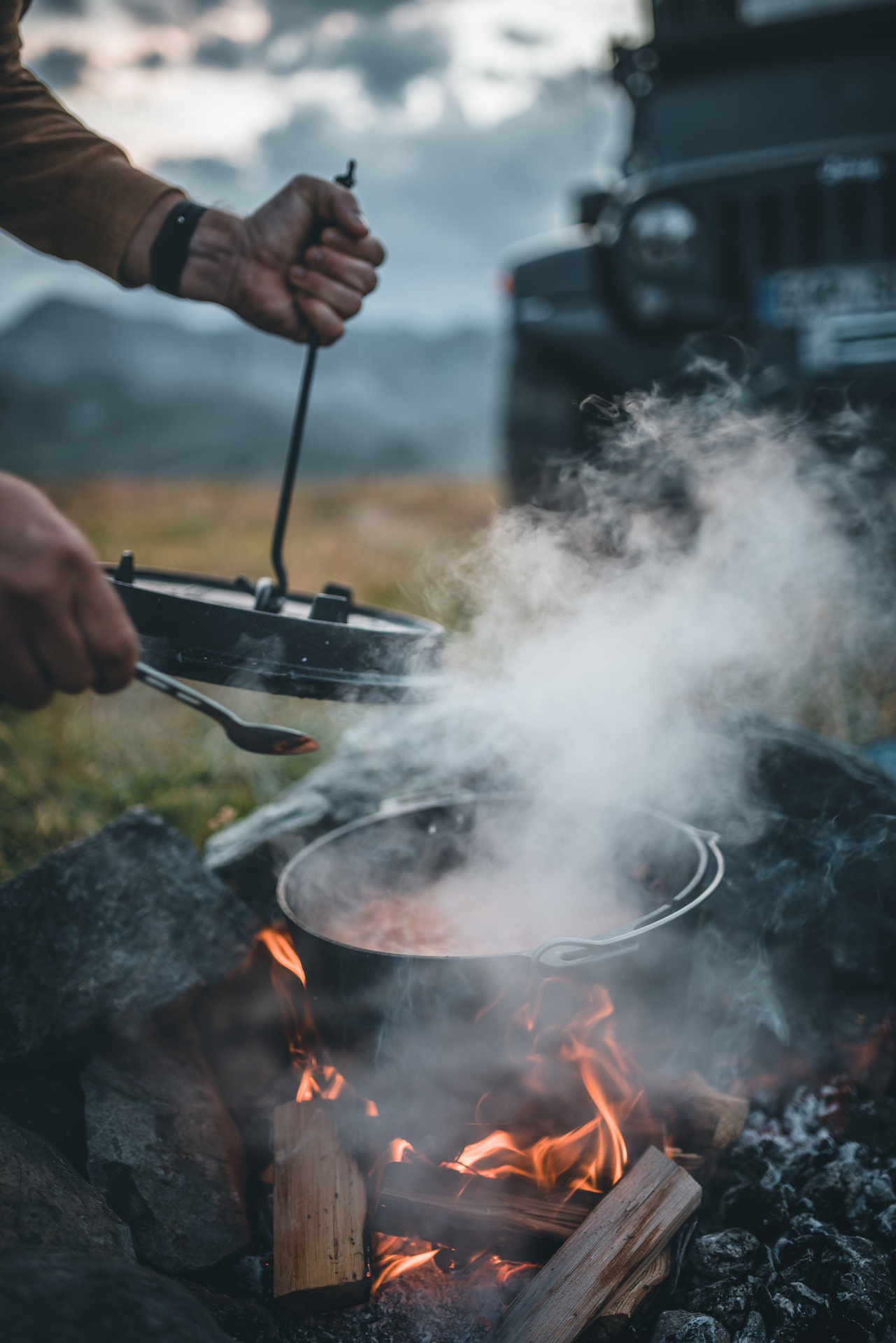 Feuertopf Dutch Oven mit Füßen ft9 bei leitermann.de günstig kaufen Feuertopf Dutch Oven mit Füßen ft9
