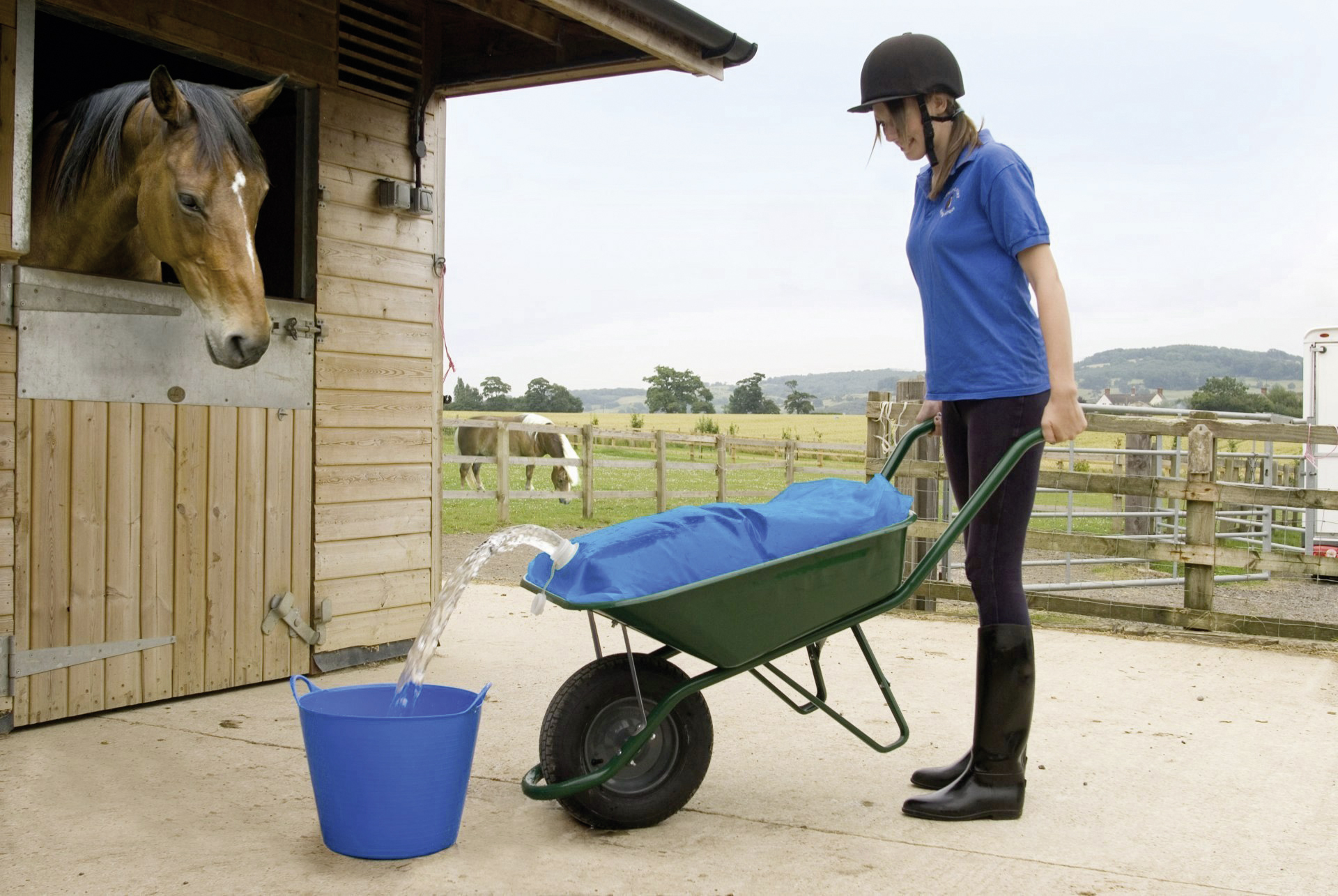 Wasserbehälter für Schubkarren bei leitermann.de günstig kaufen Wasserbehälter für Schubkarren