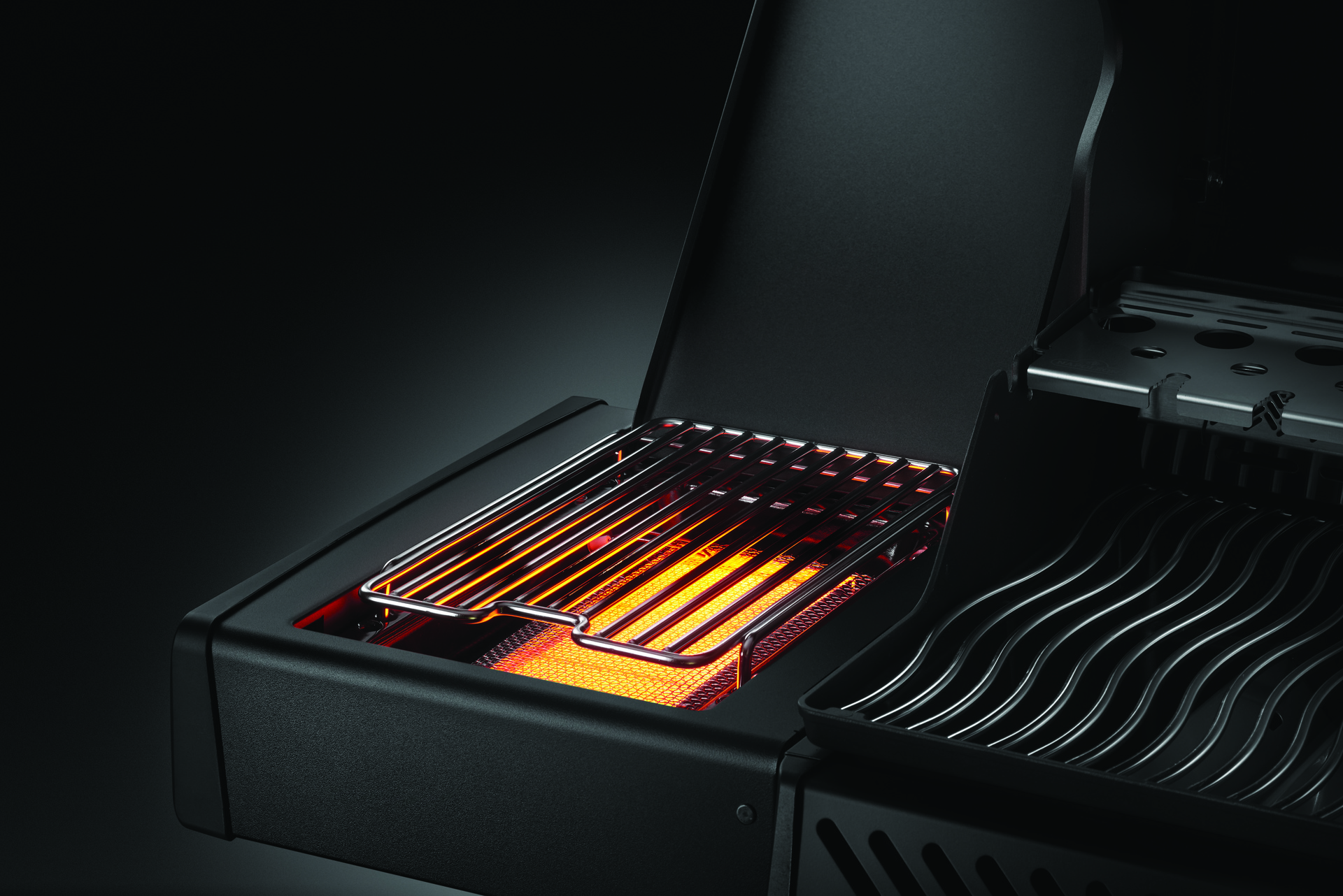 Gasgrill Phantom Rogue SE 425, mit Edelstahl Rosten, Mattschwarz