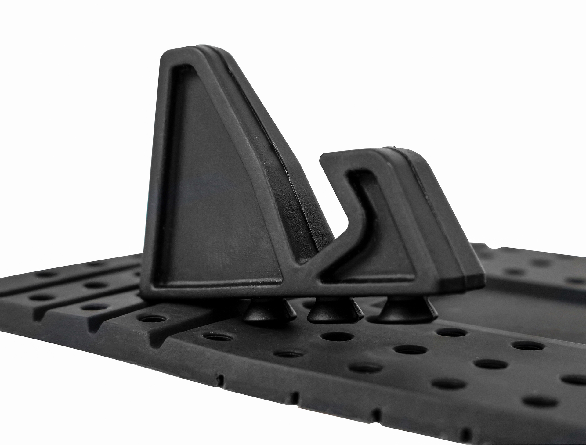 Anti-Rutsch Smartphone Halterung mit USB Ladekabel bei leitermann.de günstig kaufen Anti-Rutsch Smartphone Halterung mit USB Ladekabel