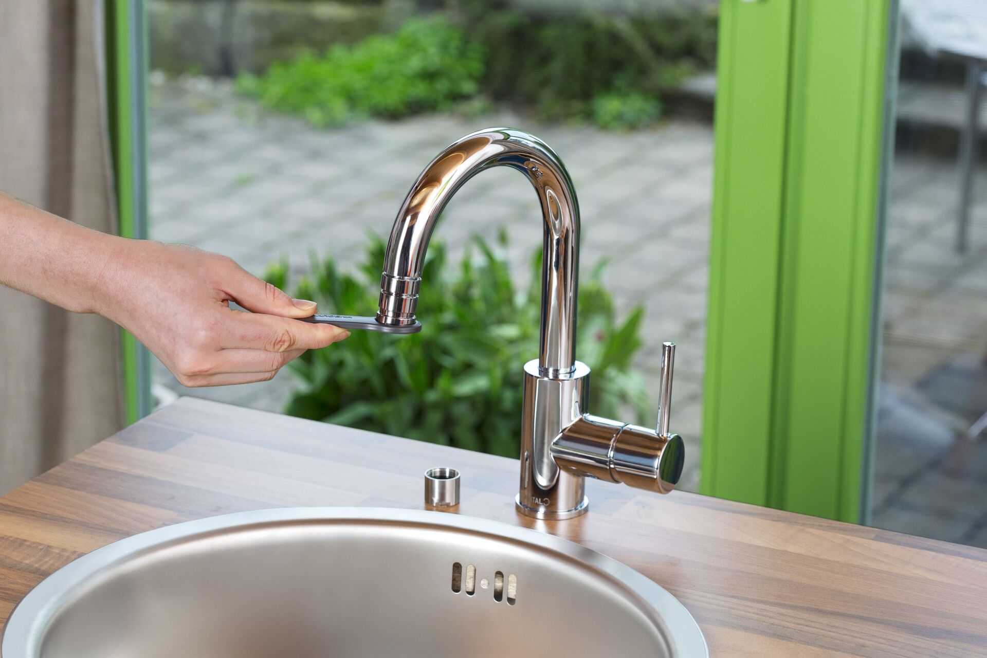 Hahnverbinder für Indoor-Wasserhähne bei leitermann.de günstig kaufen Hahnverbinder für Indoor-Wasserhähne