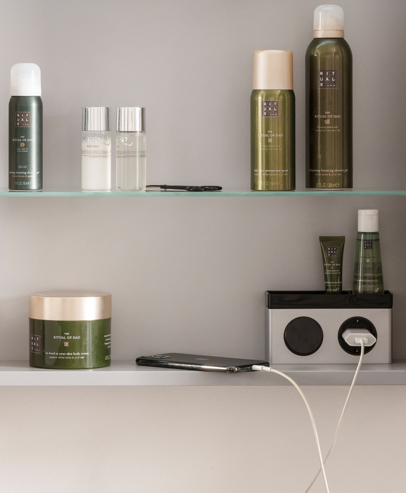 B.clever Spiegelschrank, LED bei leitermann.de günstig kaufen B.clever Spiegelschrank, LED