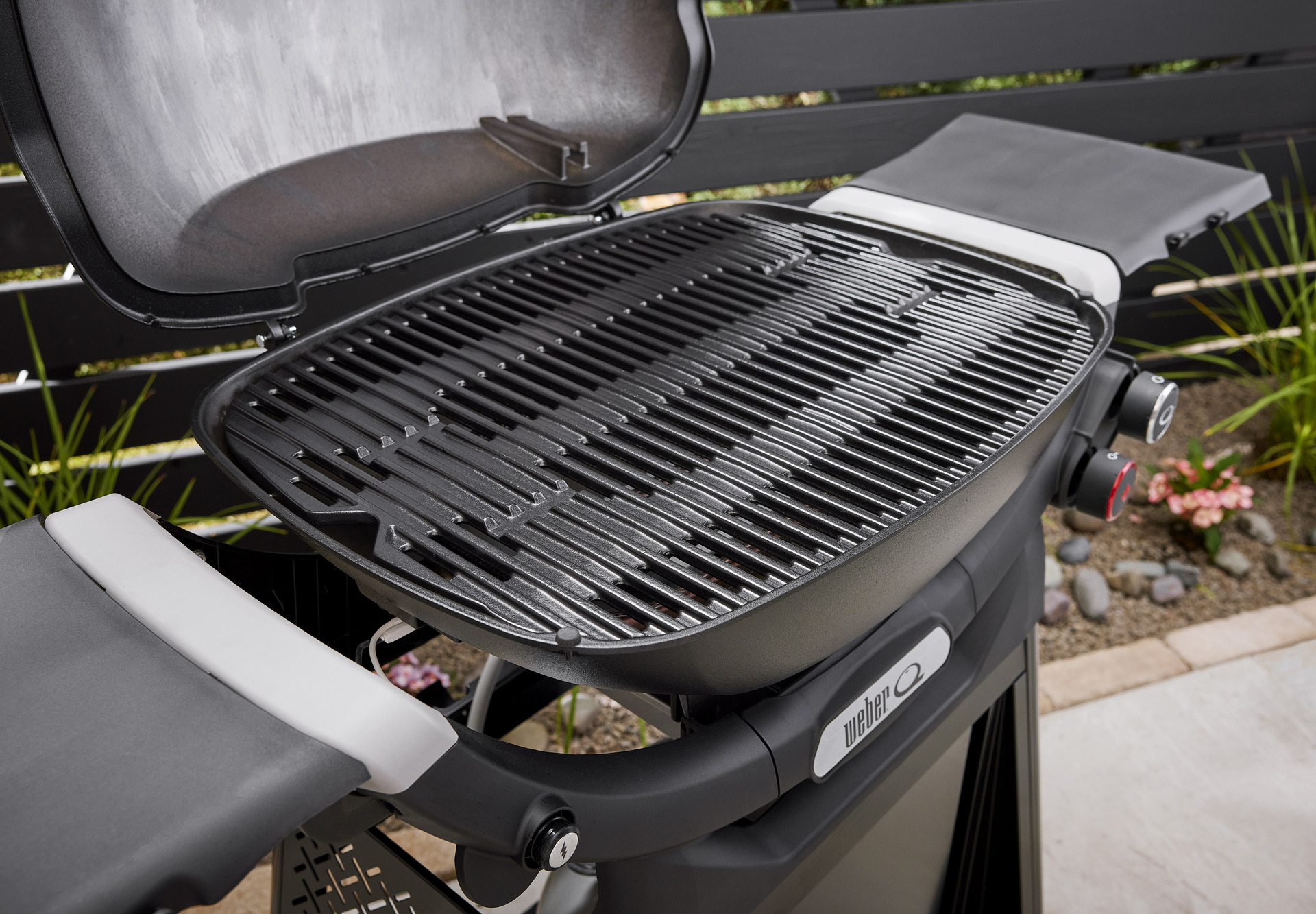 Q3200N+ Gasgrill mit Rollwagen bei leitermann.de günstig kaufen Q3200N+ Gasgrill mit Rollwagen