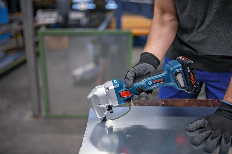 Akku-Nager GNA 18V-16 E, 2 Akku ProCORE18V 4.0Ah, Ladg. u. L-BOXX