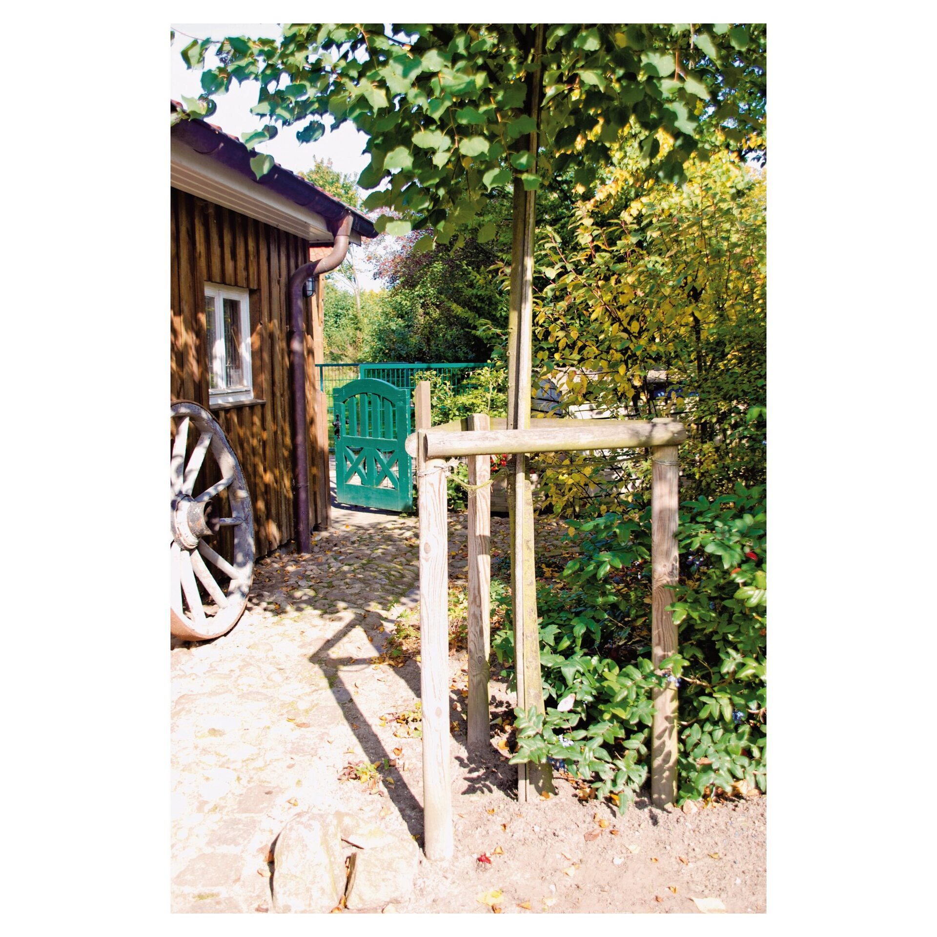 Baumpfahl gefräst, gefast, gespitzt, kdi-grün