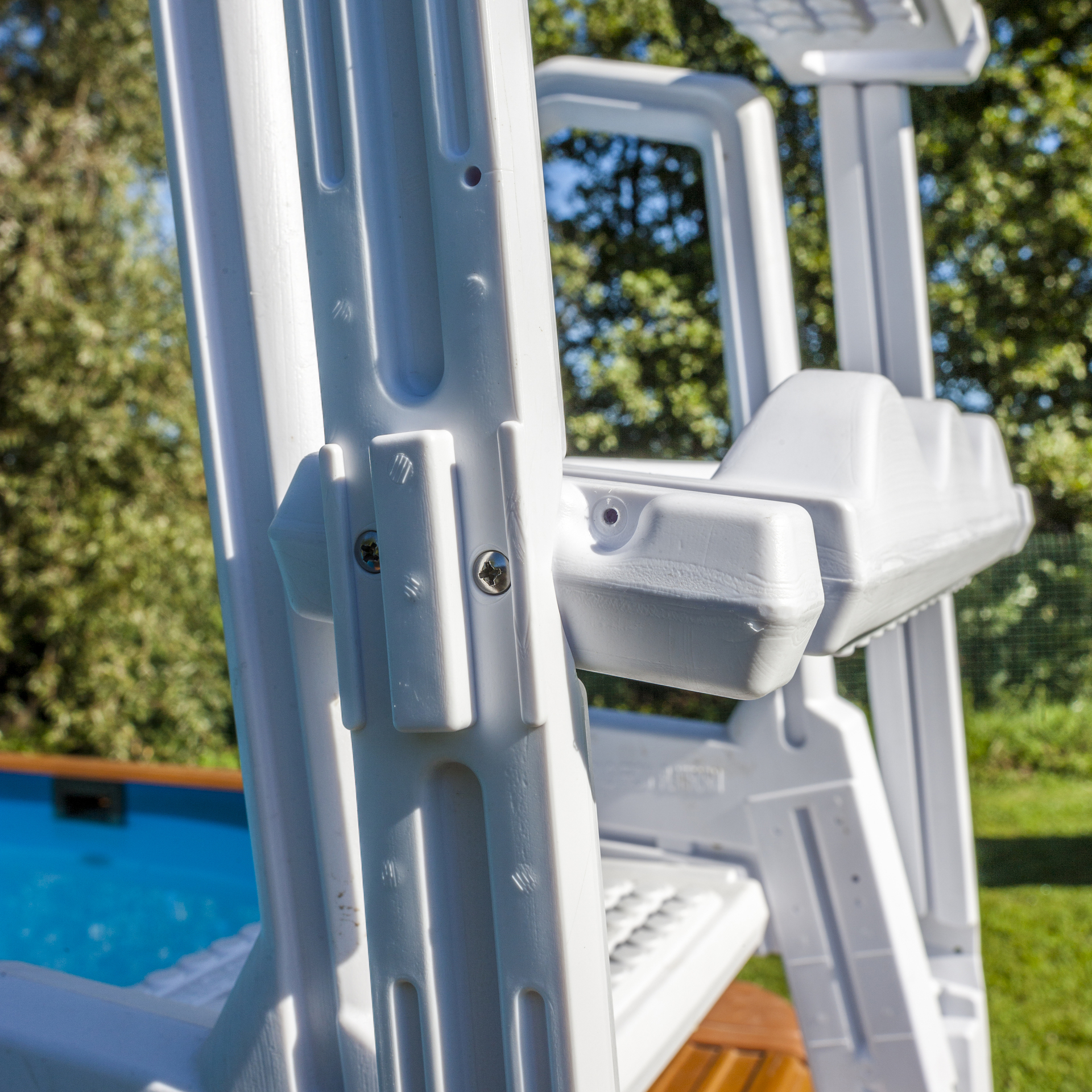 Blasgeformte Leiter für Aufstellpools bei leitermann.de günstig kaufen Blasgeformte Leiter für Aufstellpools