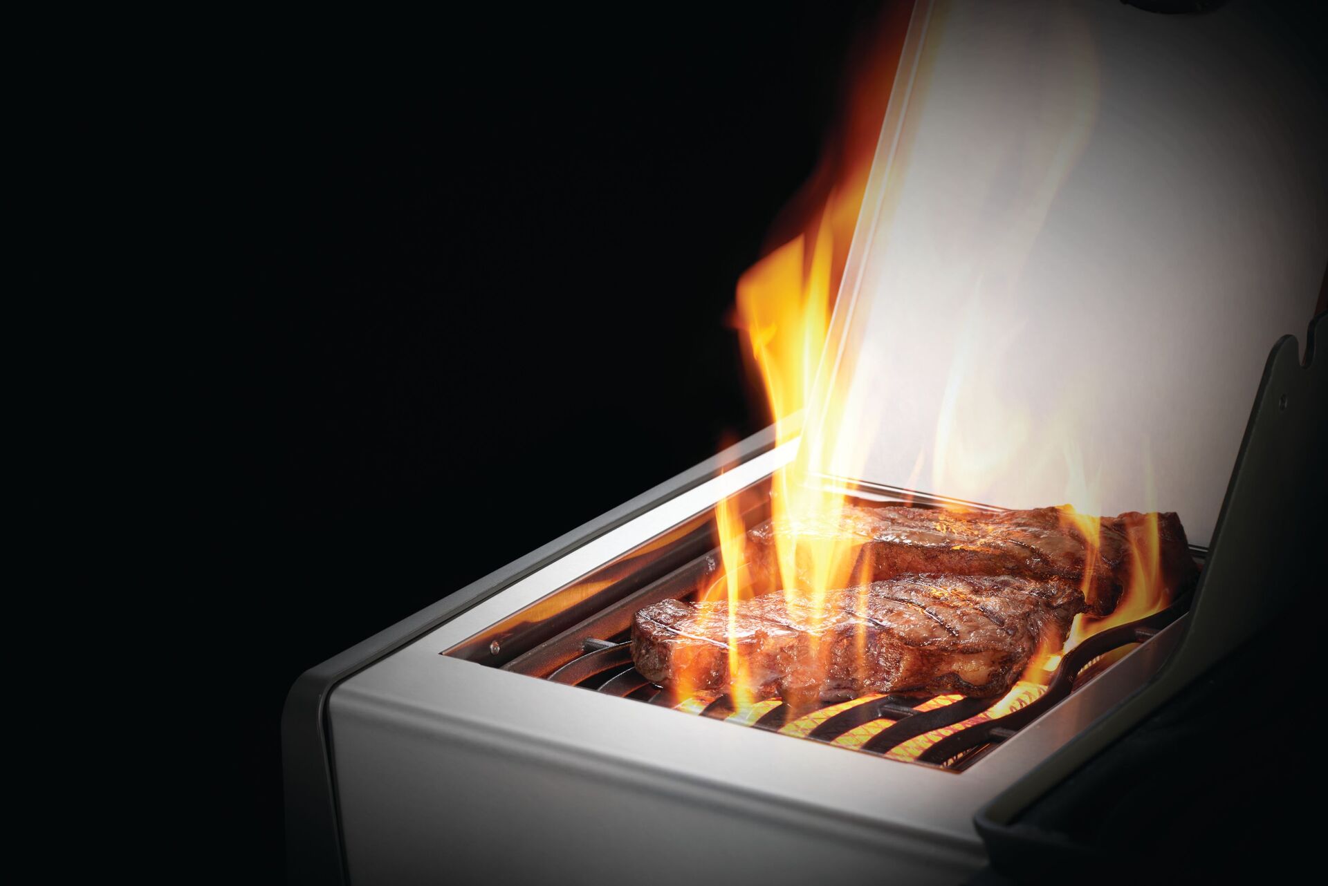 Gasgrill Rogue XT 425 SIBPK mit Sizzle Zone bei leitermann.de günstig kaufen Gasgrill Rogue XT 425 SIBPK mit Sizzle Zone