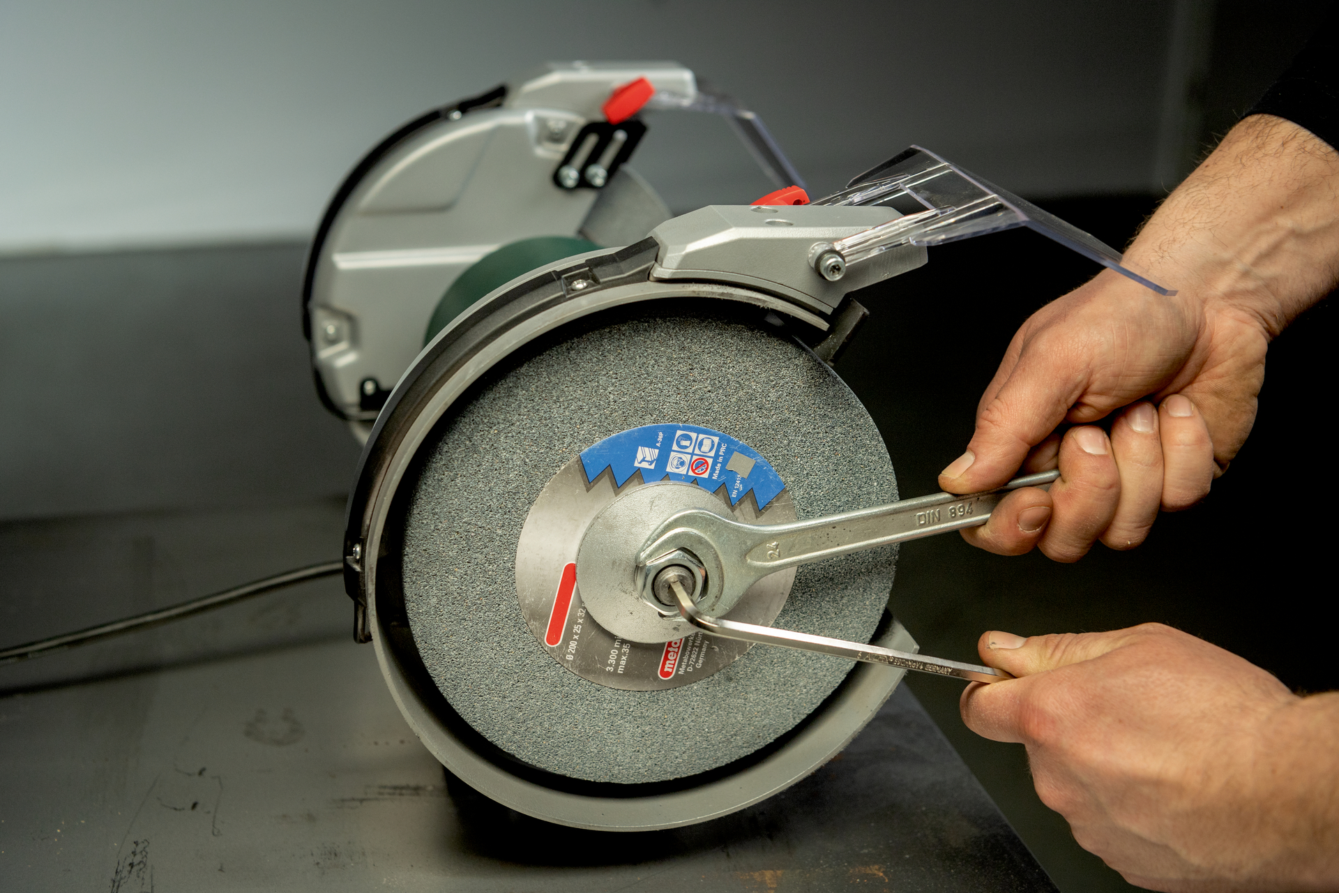 DSD 200 Plus * Doppelschleifmaschine bei leitermann.de günstig kaufen DSD 200 Plus * Doppelschleifmaschine