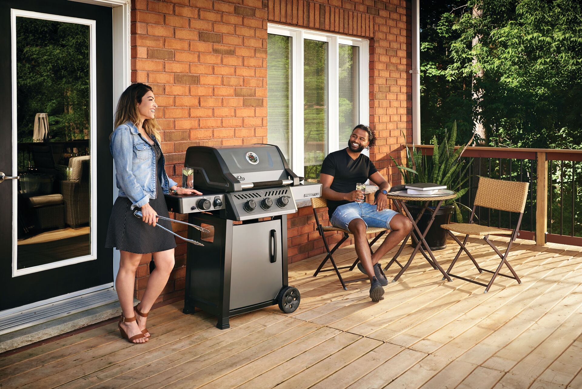 Gasgrill Freestyle 365, 3 Hauptbrenner, mit Tür bei leitermann.de günstig kaufen Gasgrill Freestyle 365, 3 Hauptbrenner, mit Tür