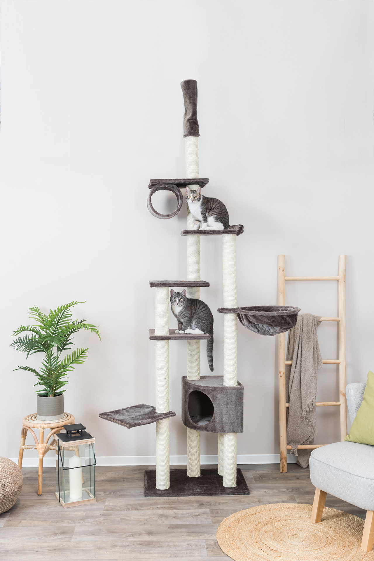 Kratzbaum Madrid, deckenhoch