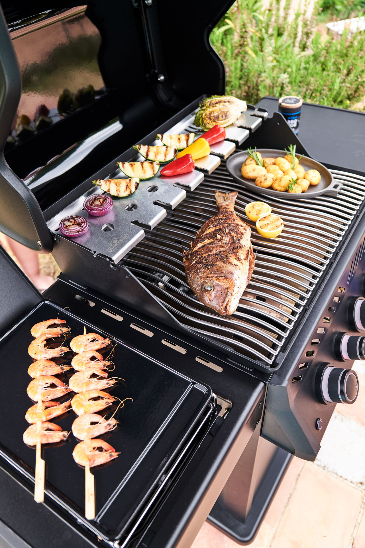 Gasgrill Phantom Rogue PRO-S 425 Mattschwarz bei leitermann.de günstig kaufen Gasgrill Phantom Rogue PRO-S 425 Mattschwarz