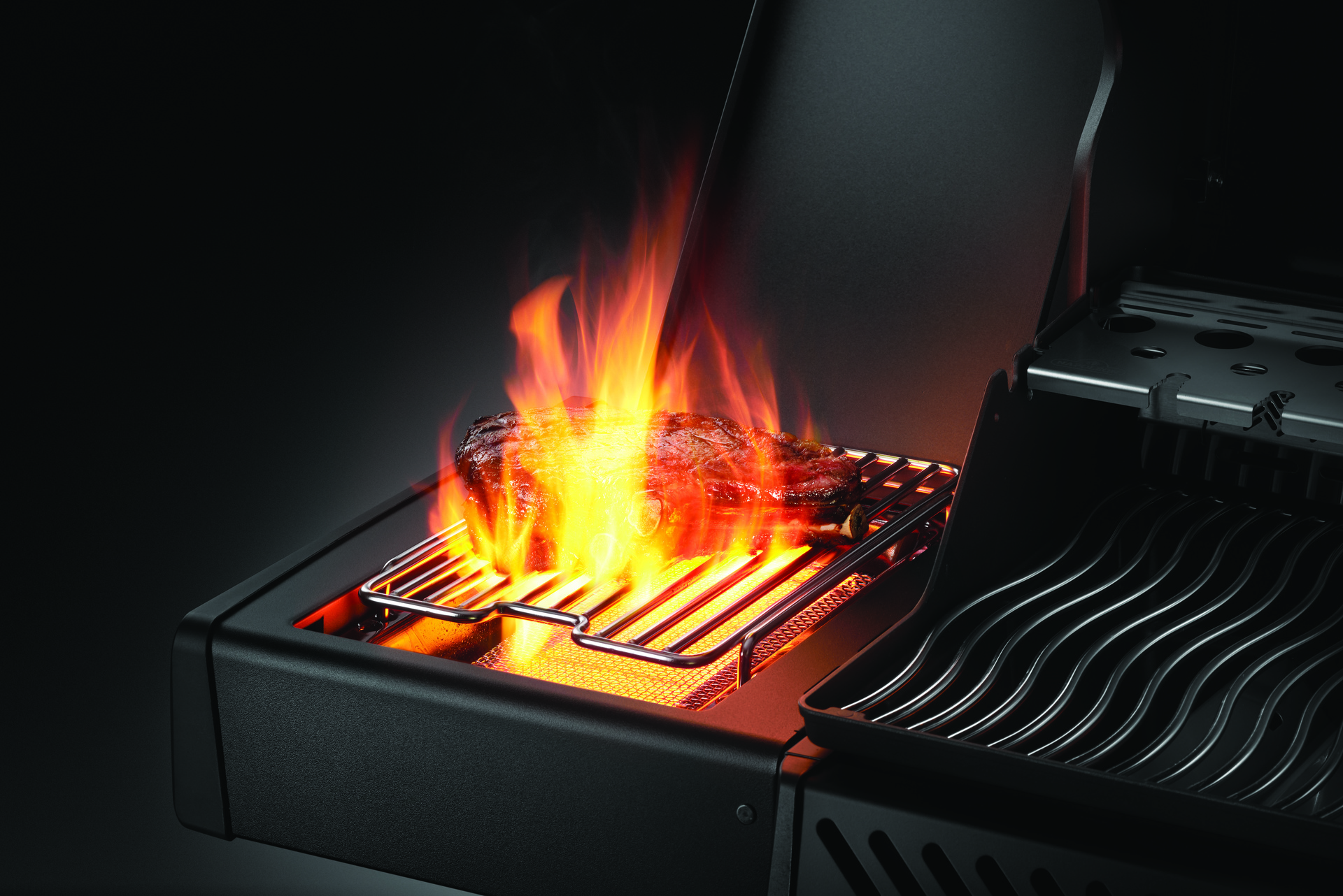 Gasgrill Phantom Rogue SE 425, mit Edelstahl Rosten, Mattschwarz
