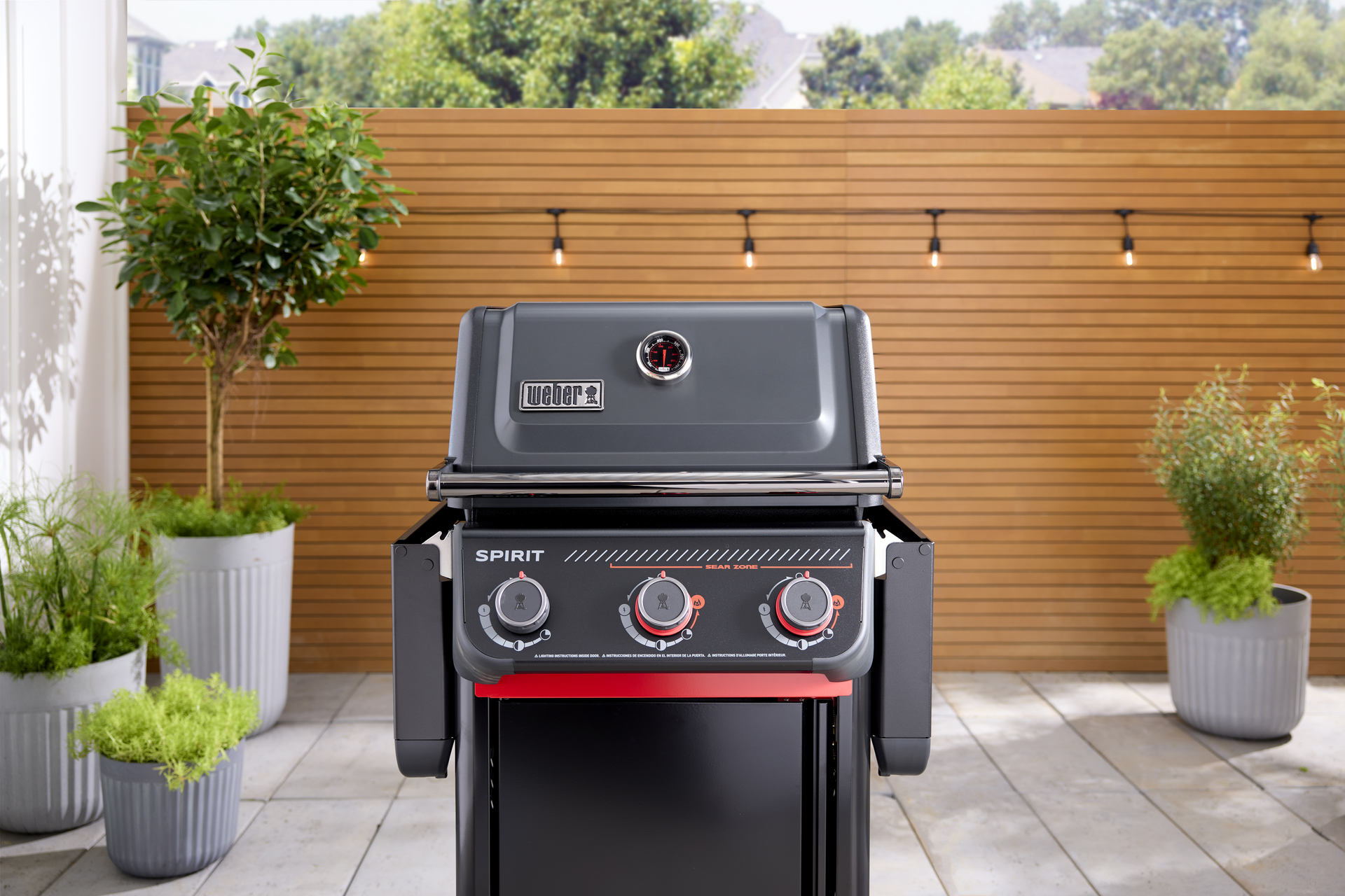 Gasgrill Spirit E-325 Stealth bei leitermann.de günstig kaufen Gasgrill Spirit E-325 Stealth