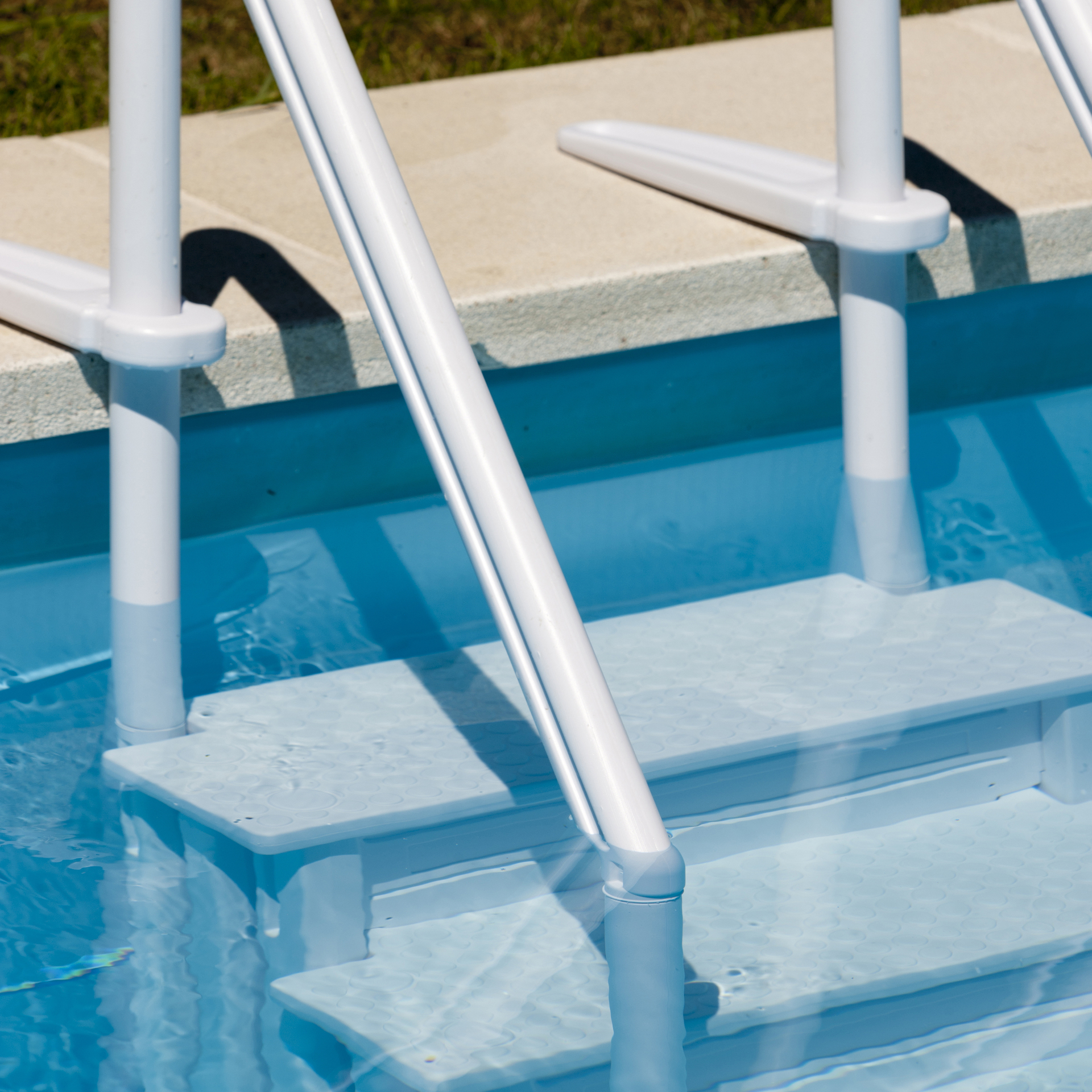 Synthetic Leiter 4 Stufen bei leitermann.de günstig kaufen Synthetic Leiter 4 Stufen