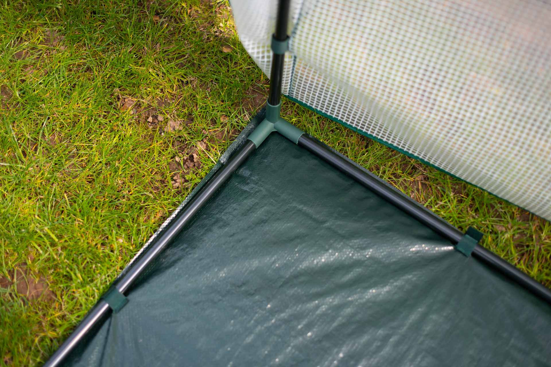 Foliengewächshaus Winterzelt mit Boden Peperoni bei leitermann.de günstig kaufen Foliengewächshaus Winterzelt mit Boden Peperoni