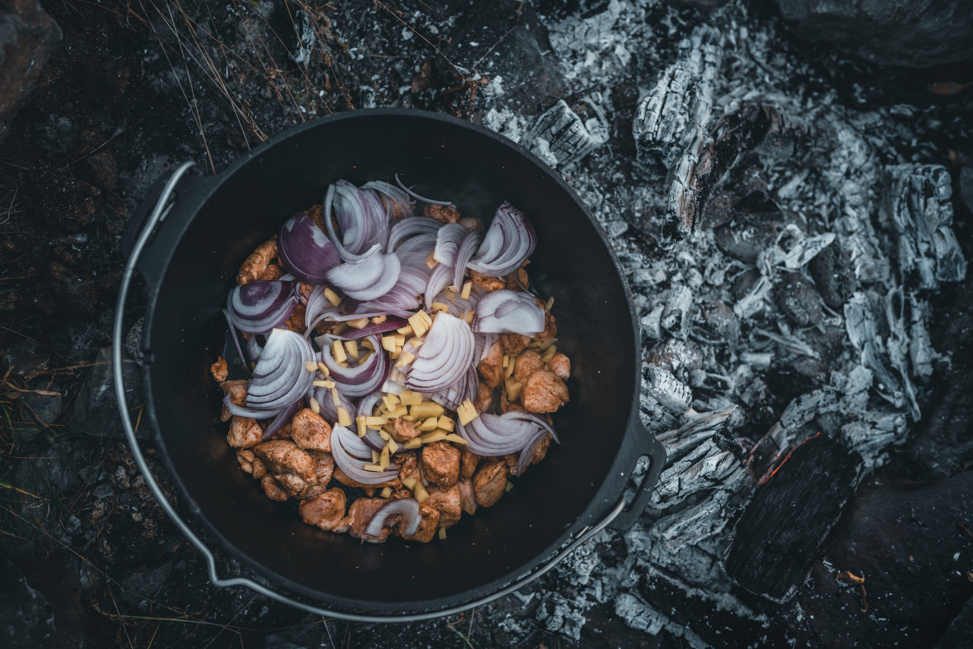 Feuertopf Dutch Oven mit Füßen ft9 bei leitermann.de günstig kaufen Feuertopf Dutch Oven mit Füßen ft9