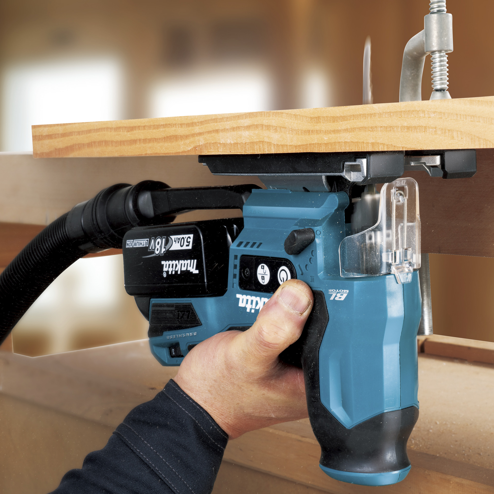 Akku-Pendelhubstichsäge DJV185RF1J, 18V bei leitermann.de günstig kaufen Akku-Pendelhubstichsäge DJV185RF1J, 18V