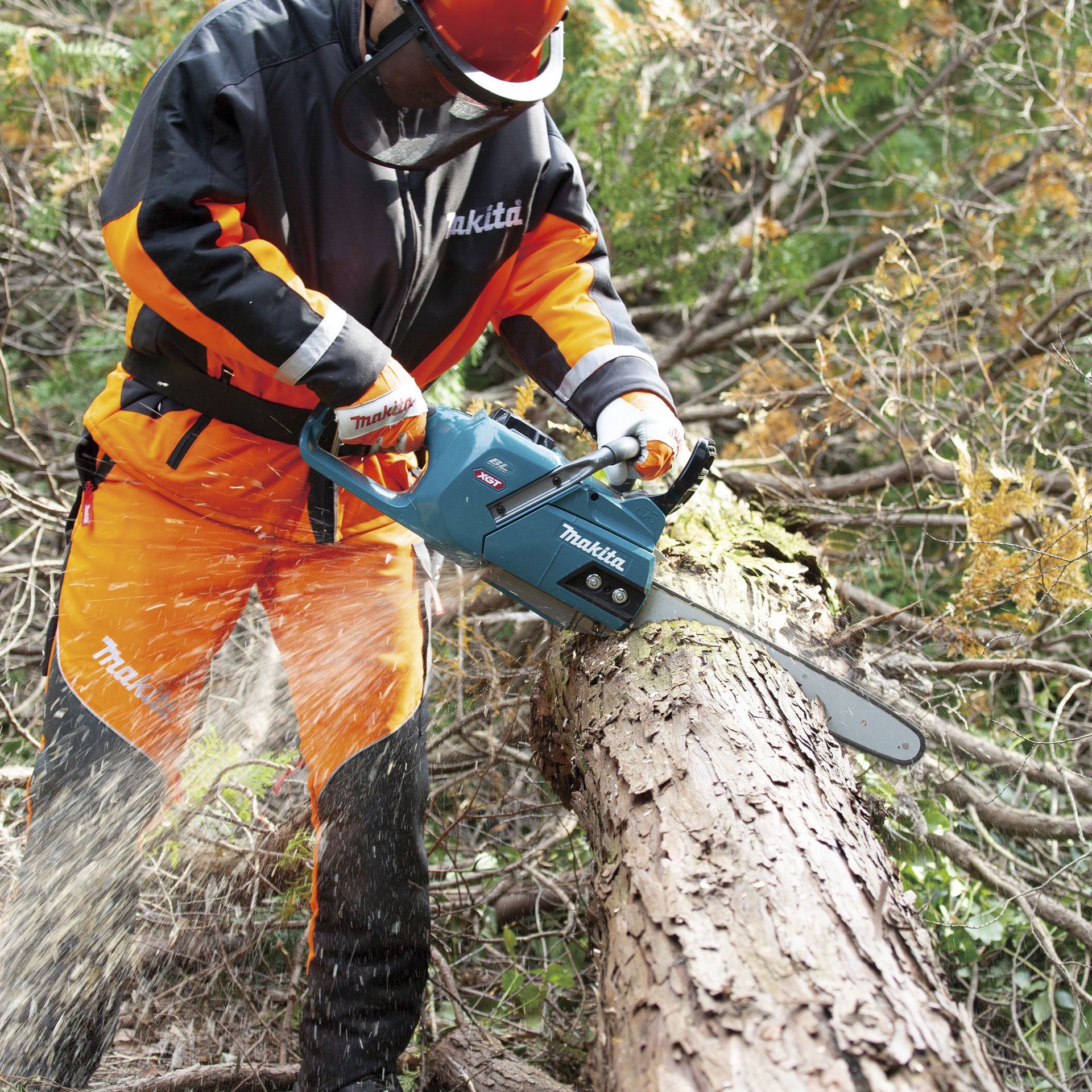 Akku-Kettensäge UC015GT101, 40V, 5,0Ah, 1 Akku + Ladegerät bei leitermann.de günstig kaufen Akku-Kettensäge UC015GT101, 40V, 5,0Ah, 1 Akku + Ladegerät