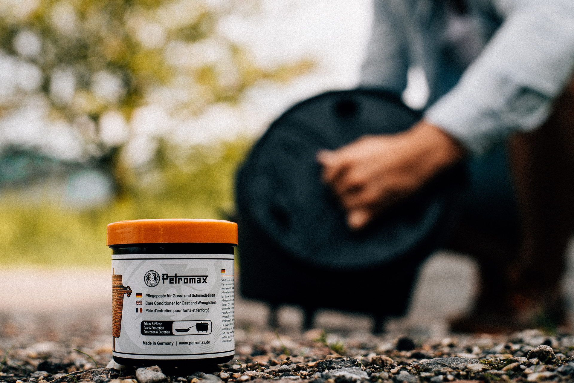 Einbrenn- und Pflegepaste für Feuertöpfe Dutch Oven bei leitermann.de günstig kaufen Einbrenn- und Pflegepaste für Feuertöpfe Dutch Oven