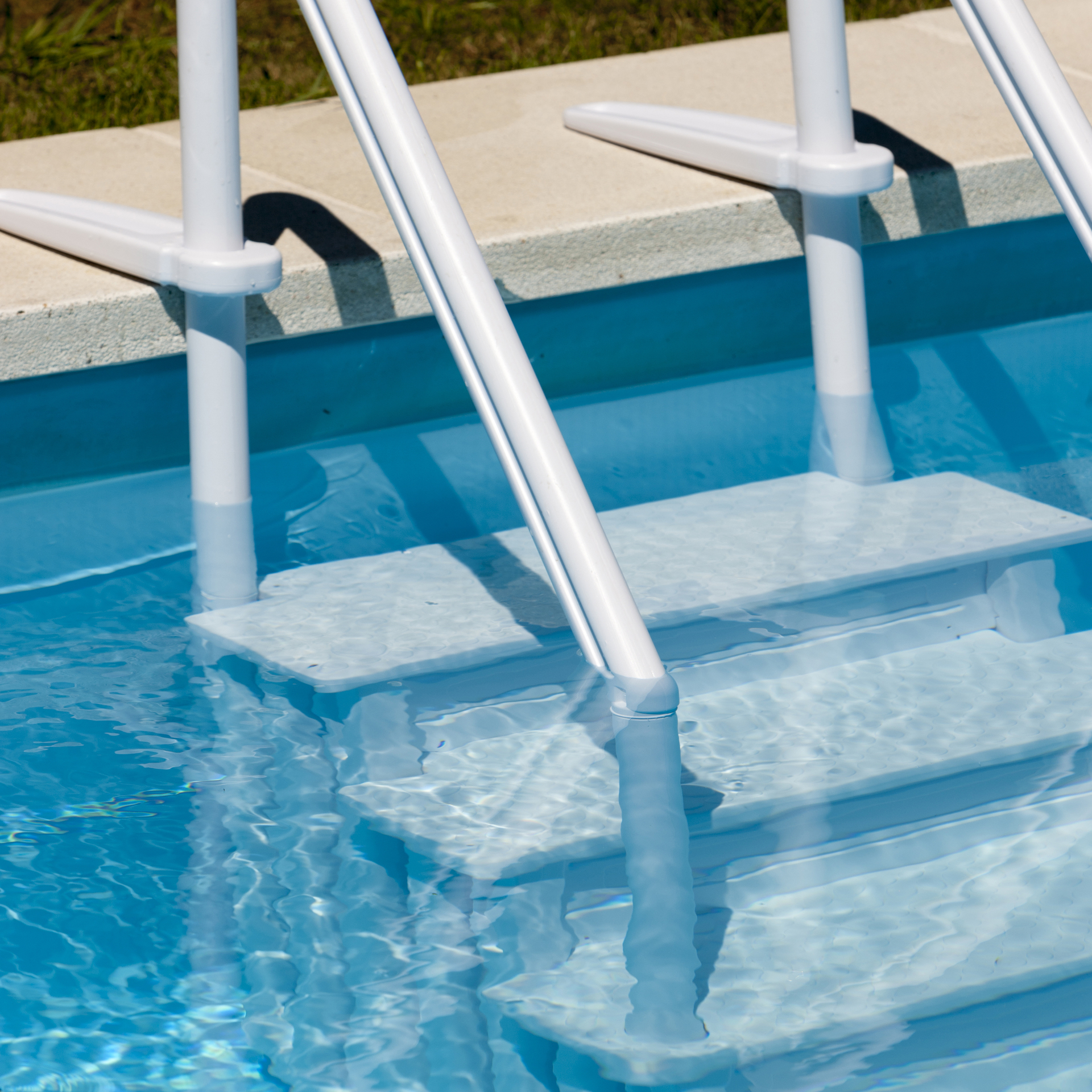 Synthetic Leiter 4 Stufen bei leitermann.de günstig kaufen Synthetic Leiter 4 Stufen