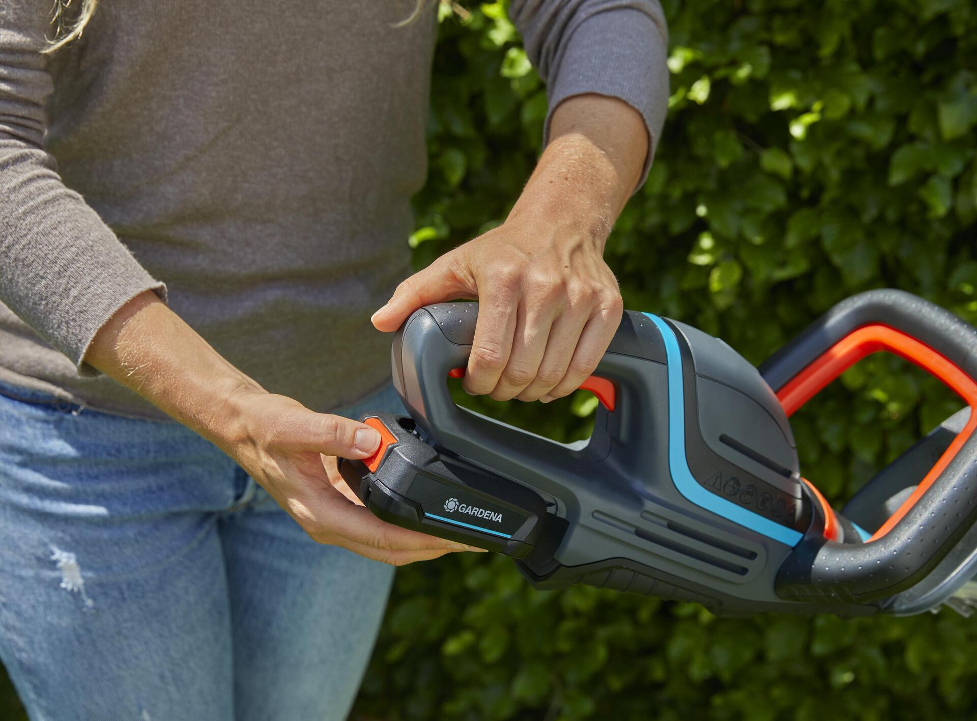 Akku-Heckenschere ComfortCut 50/18V-P4A Ready-To-Use Set bei leitermann.de günstig kaufen Akku-Heckenschere ComfortCut 50/18V-P4A Ready-To-Use Set