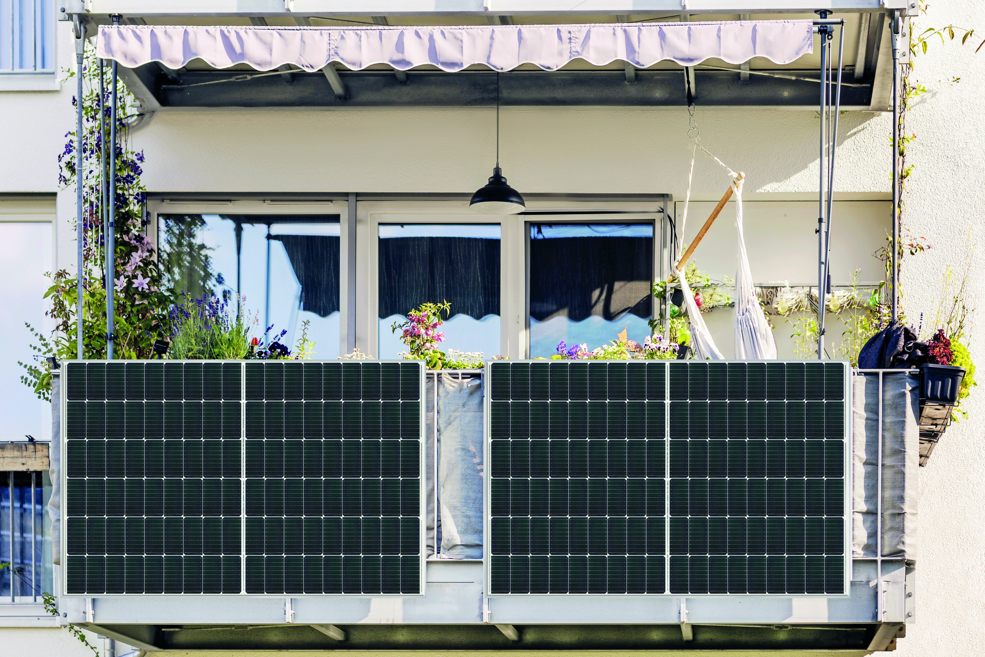 Kompakte Solaranlage 800W (auf 600 W gedrosselt) bei leitermann.de günstig kaufen Kompakte Solaranlage 800W (auf 600 W gedrosselt)
