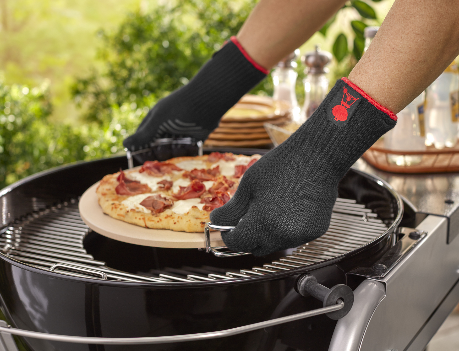 Grillhandschuh-Set aus Kevlar Schwarz, lang mit Silikonnoppen bei leitermann.de günstig kaufen Grillhandschuh-Set aus Kevlar Schwarz, lang mit Silikonnoppen
