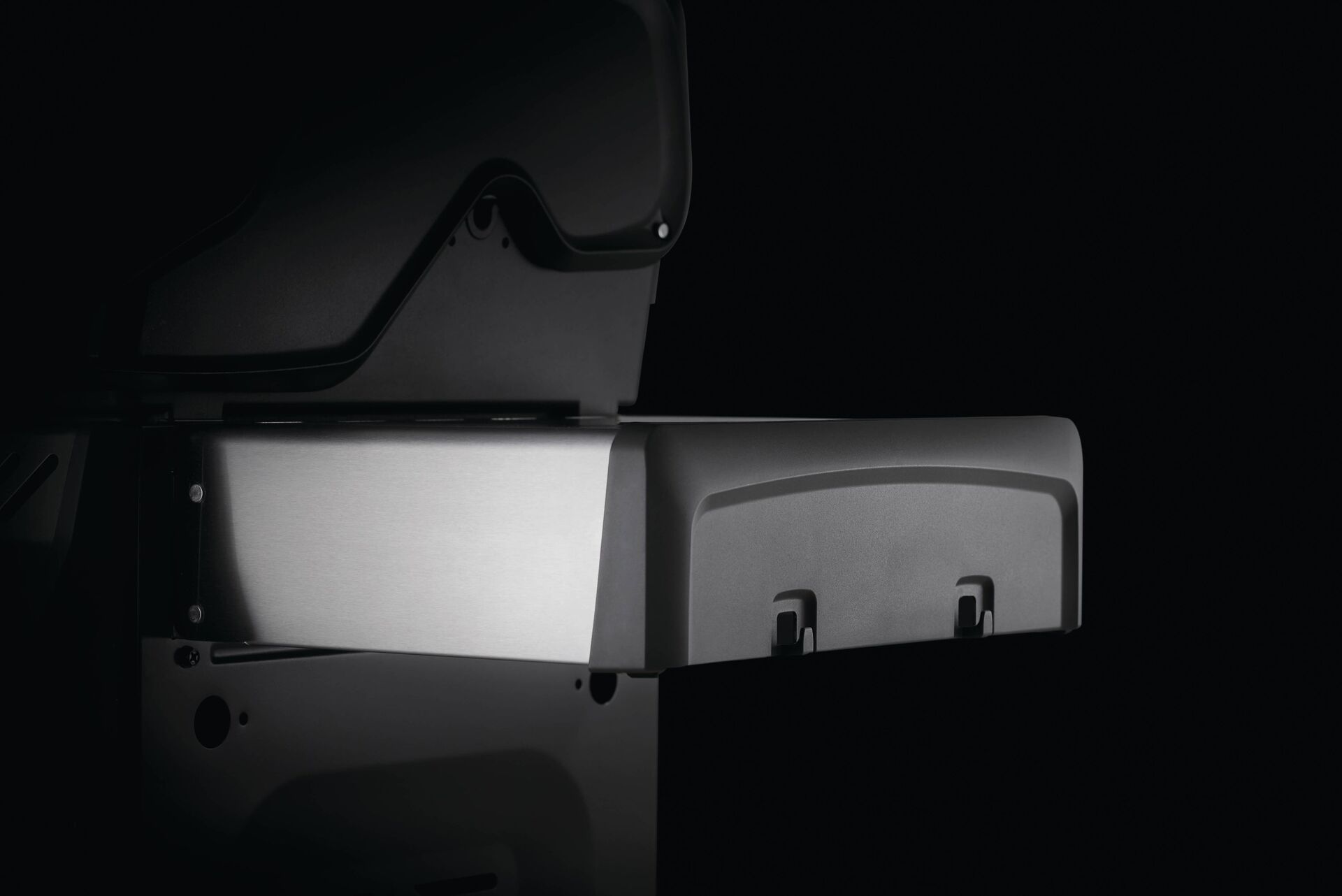 Gasgrill Rogue XT 425 SIBPK mit Sizzle Zone bei leitermann.de günstig kaufen Gasgrill Rogue XT 425 SIBPK mit Sizzle Zone