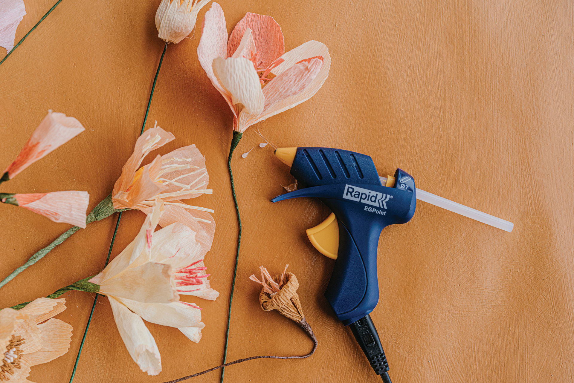 Klebepistole Point für 7mm Sticks, kabellos bei leitermann.de günstig kaufen Klebepistole Point für 7mm Sticks, kabellos