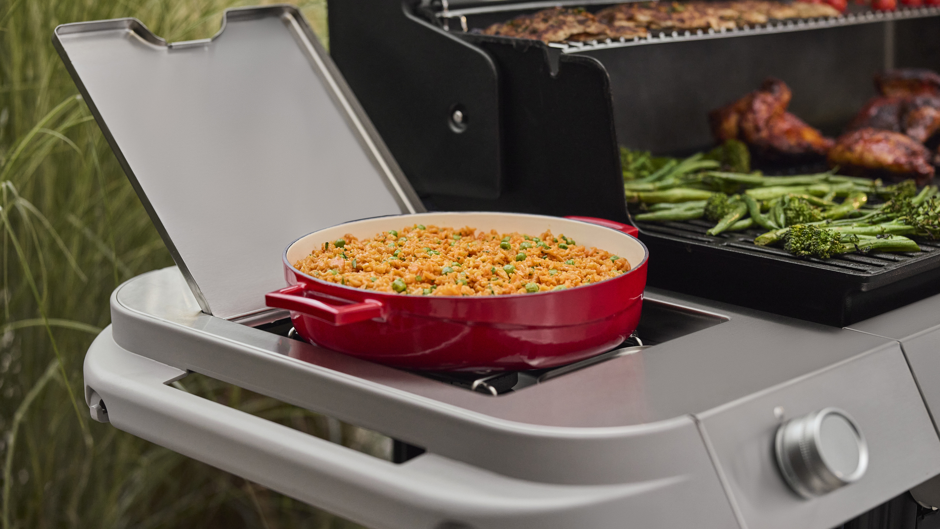 Gasgrill Genesis E-435W bei leitermann.de günstig kaufen Gasgrill Genesis E-435W