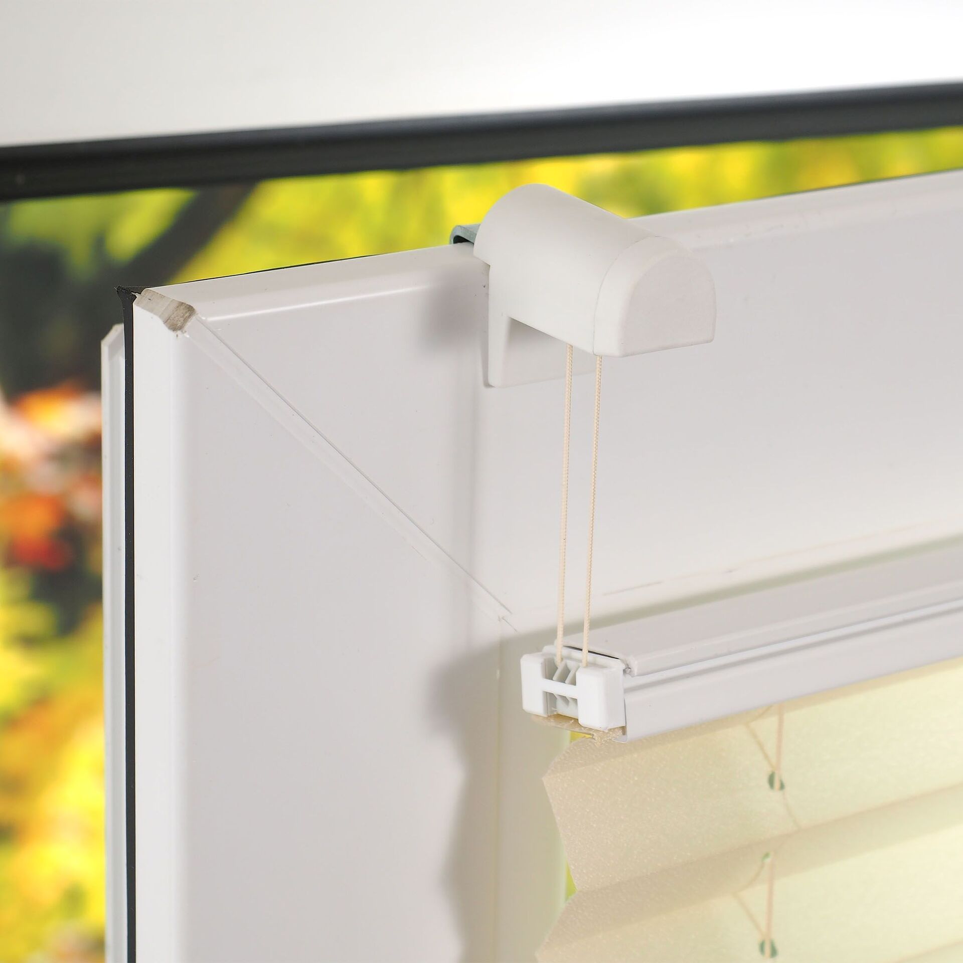 Klemmfix-Plissee verspannt inkl. 4 Klemmträger bei leitermann.de günstig kaufen Klemmfix-Plissee verspannt inkl. 4 Klemmträger