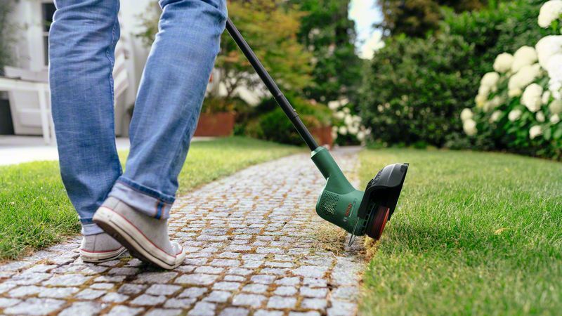 Akku-Rasentrimmer EasyGrassCut 18V-230 bei leitermann.de günstig kaufen Akku-Rasentrimmer EasyGrassCut 18V-230