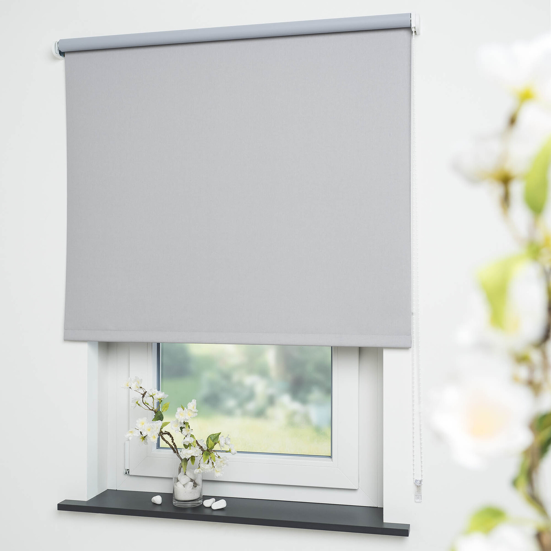 Seitenzug-Rollo Uni Verdunkelnd bei leitermann.de günstig kaufen Seitenzug-Rollo Uni Verdunkelnd