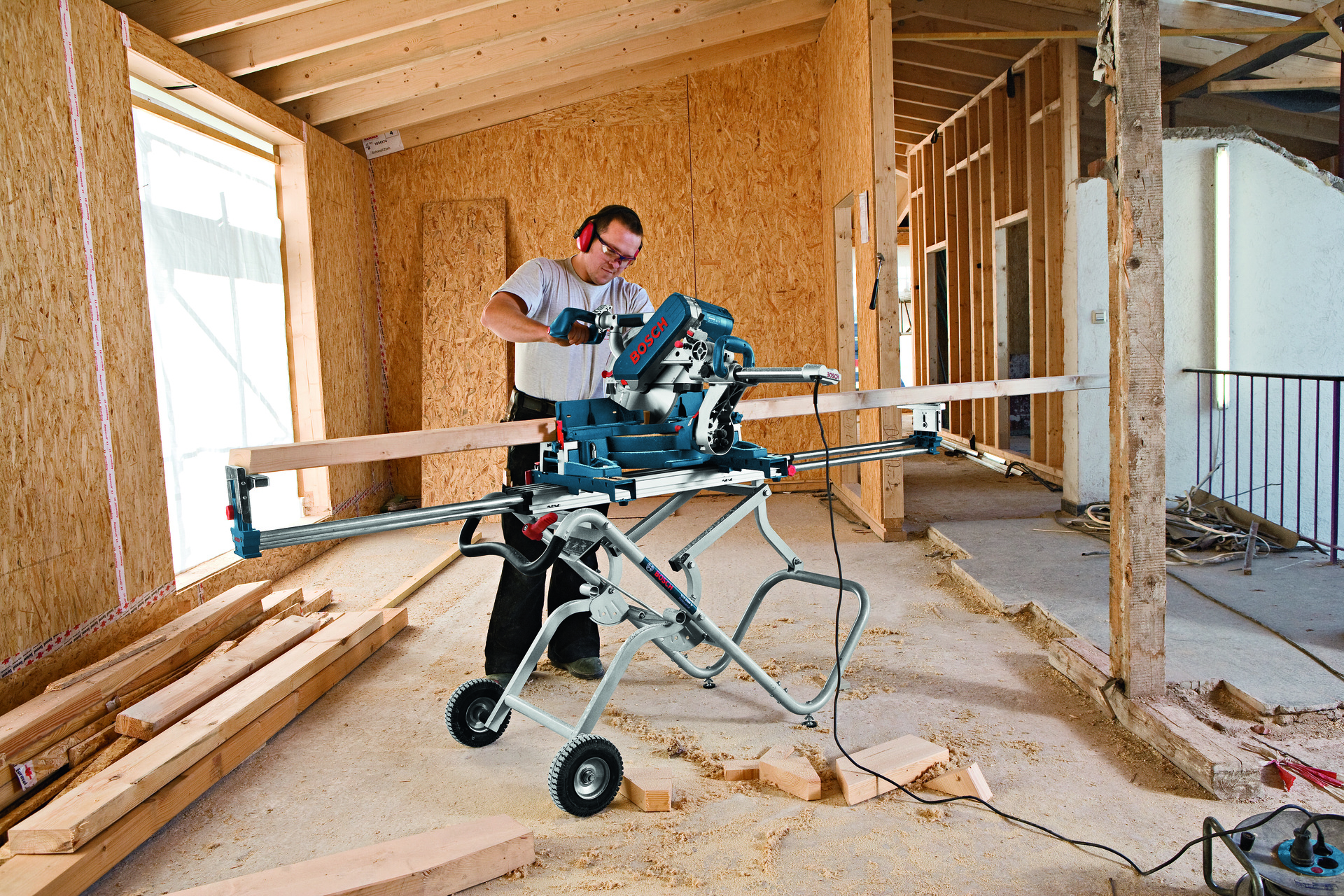 Transport- und Arbeitstisch GTA 2500 W bei leitermann.de günstig kaufen Transport- und Arbeitstisch GTA 2500 W