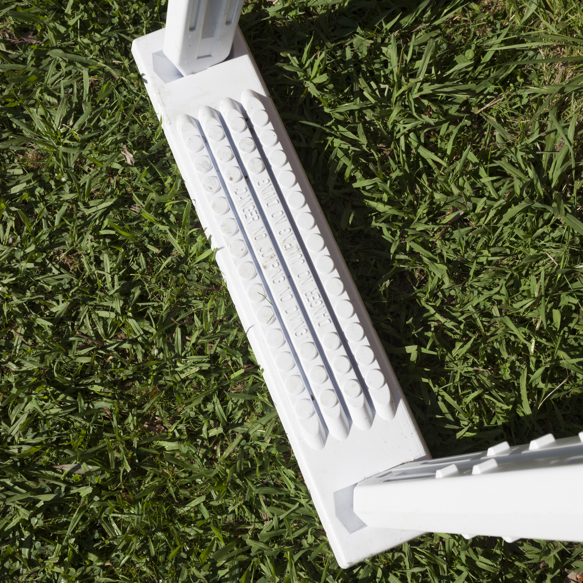 Blasgeformte Leiter für Aufstellpools bei leitermann.de günstig kaufen Blasgeformte Leiter für Aufstellpools