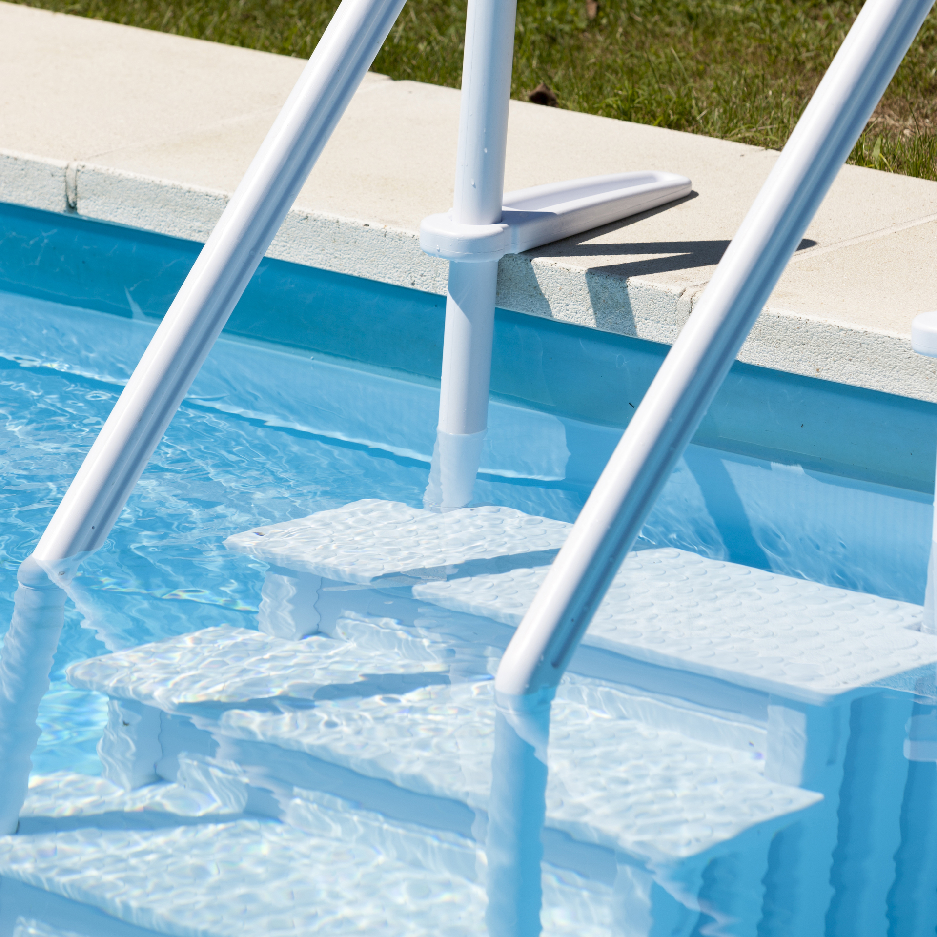 Synthetic Leiter 4 Stufen bei leitermann.de günstig kaufen Synthetic Leiter 4 Stufen