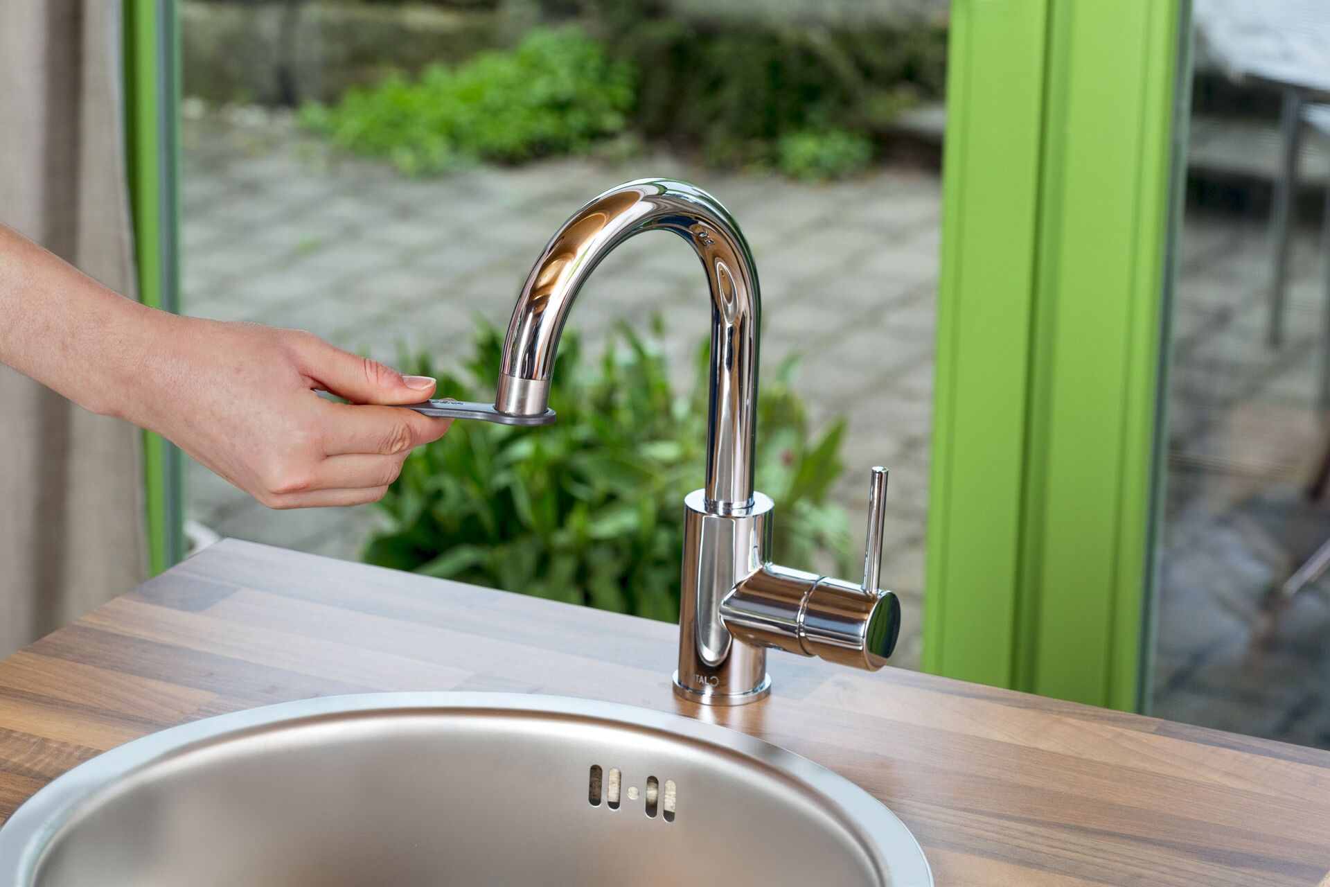 Hahnverbinder für Indoor-Wasserhähne bei leitermann.de günstig kaufen Hahnverbinder für Indoor-Wasserhähne