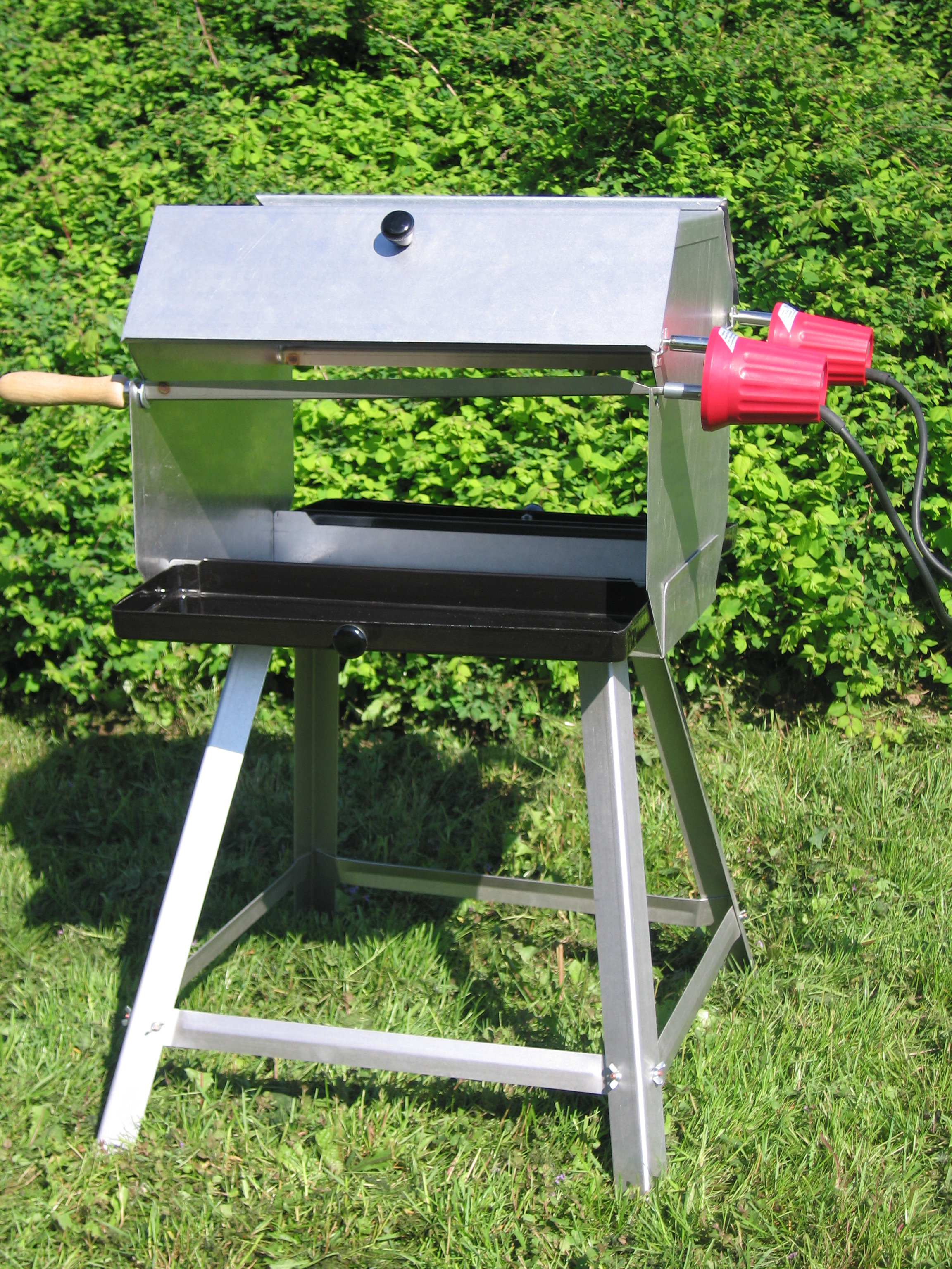 Mutzbratengrill mit 2 Spießen für 14 Portionen